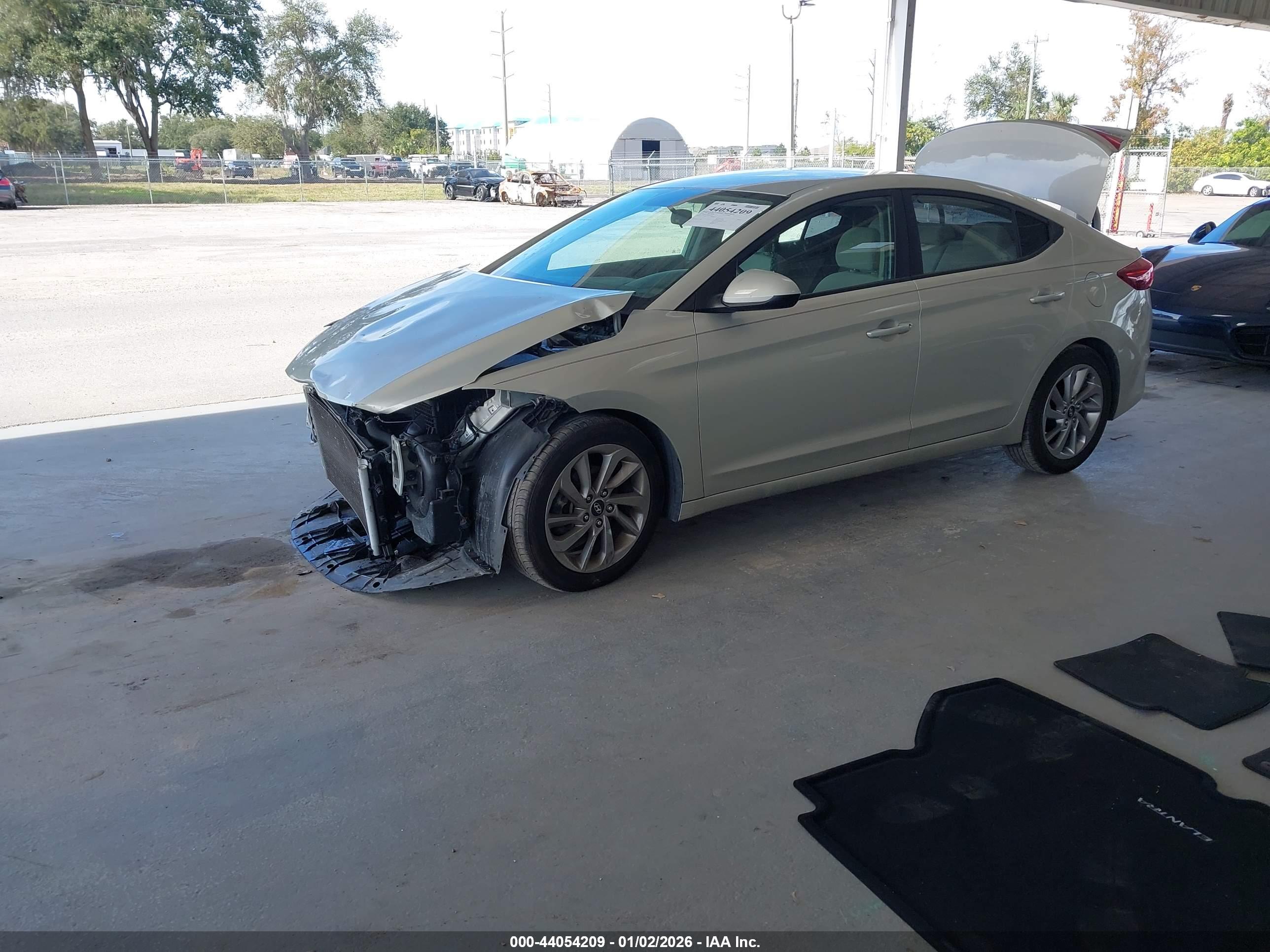 HYUNDAI ELANTRA image 2