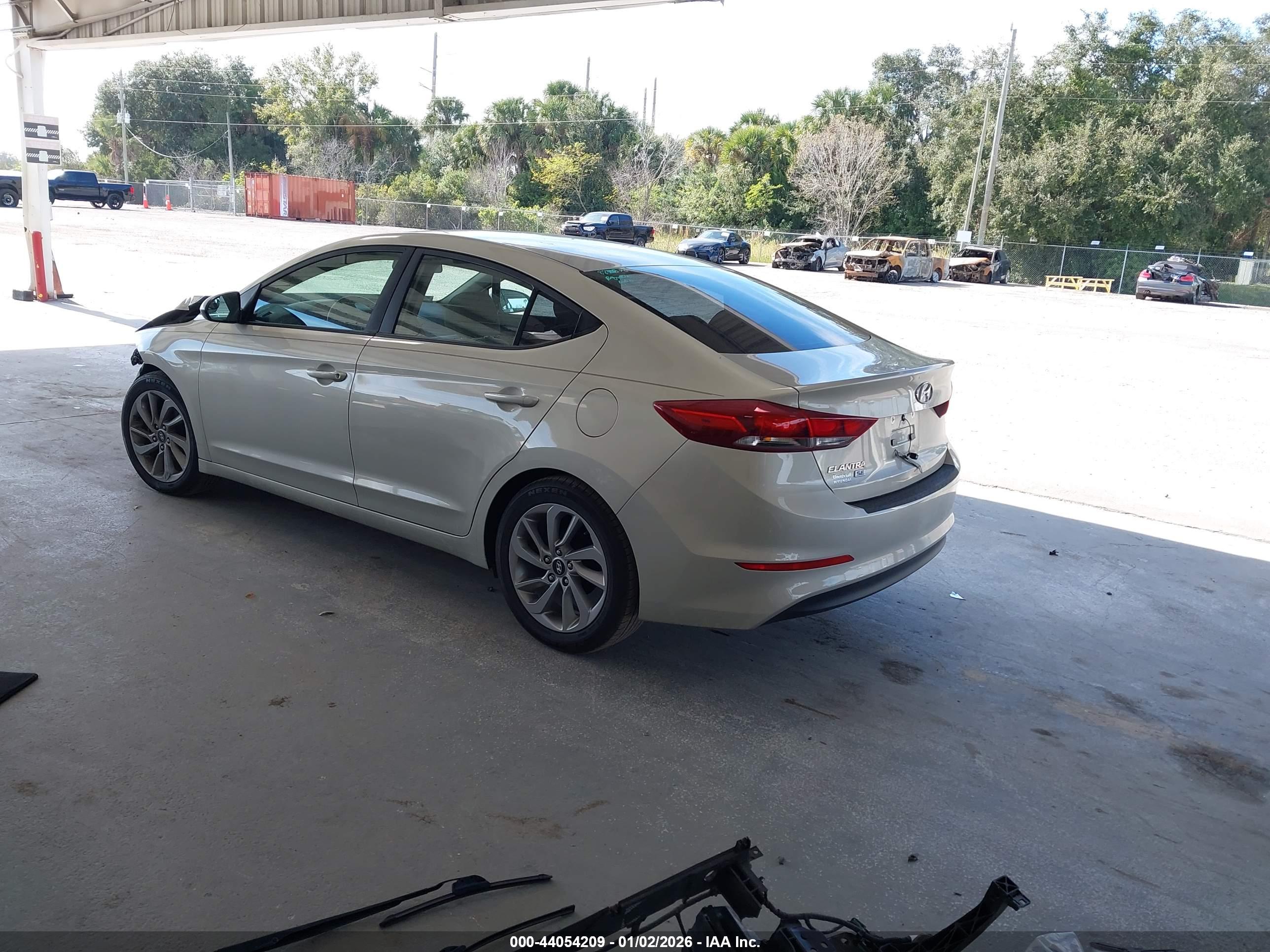 HYUNDAI ELANTRA image 3