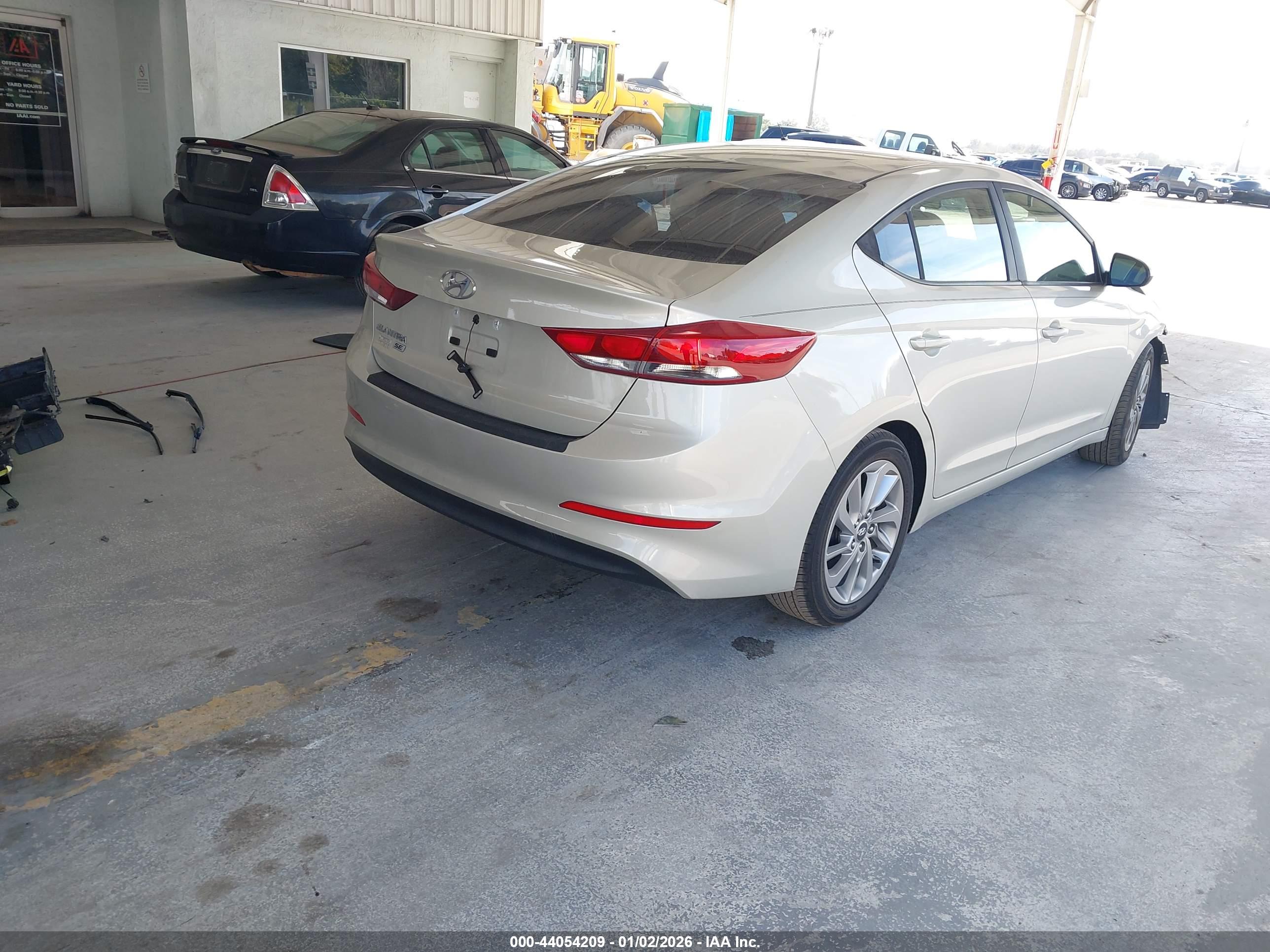 HYUNDAI ELANTRA image 4