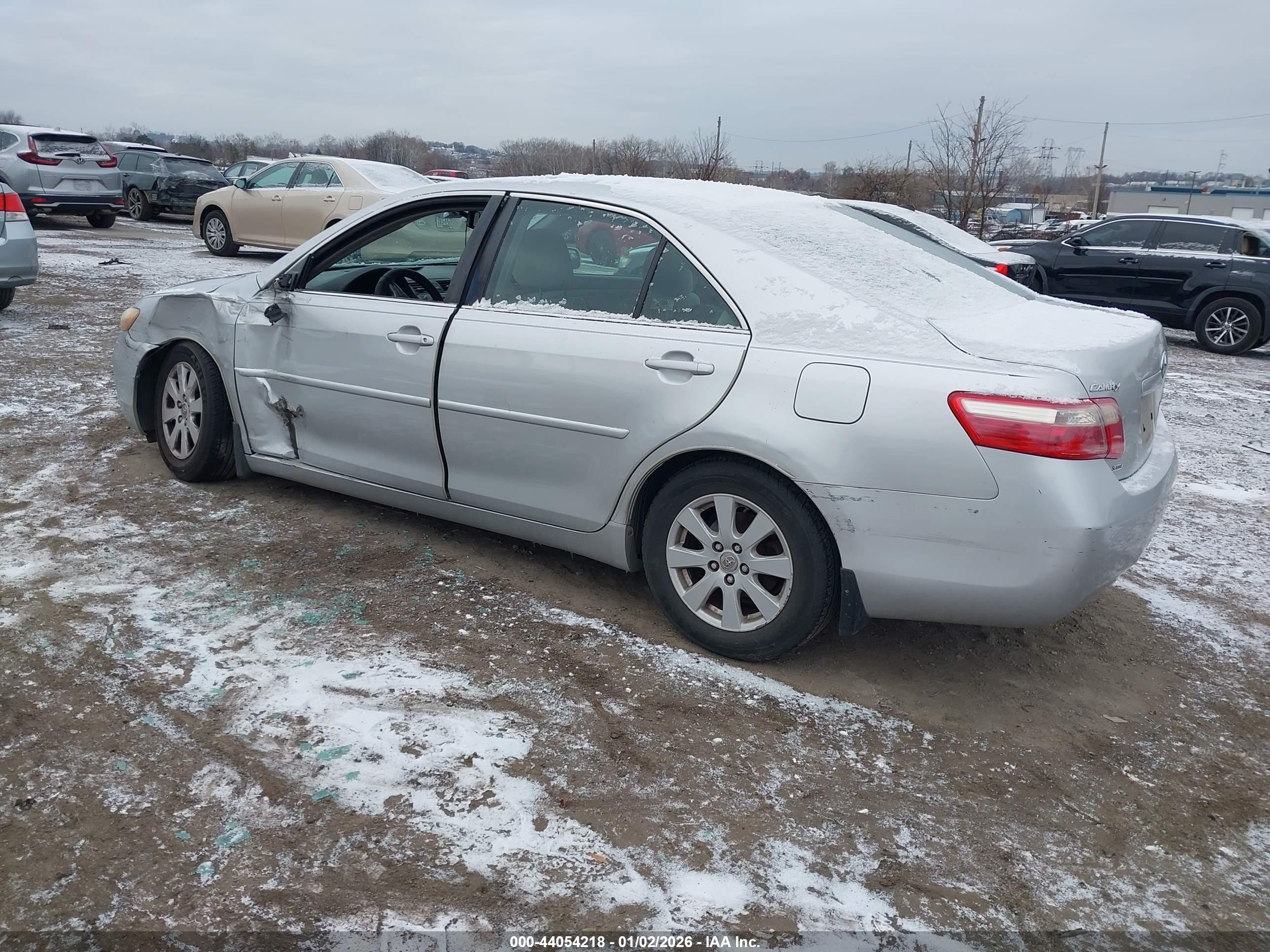 TOYOTA CAMRY image 3