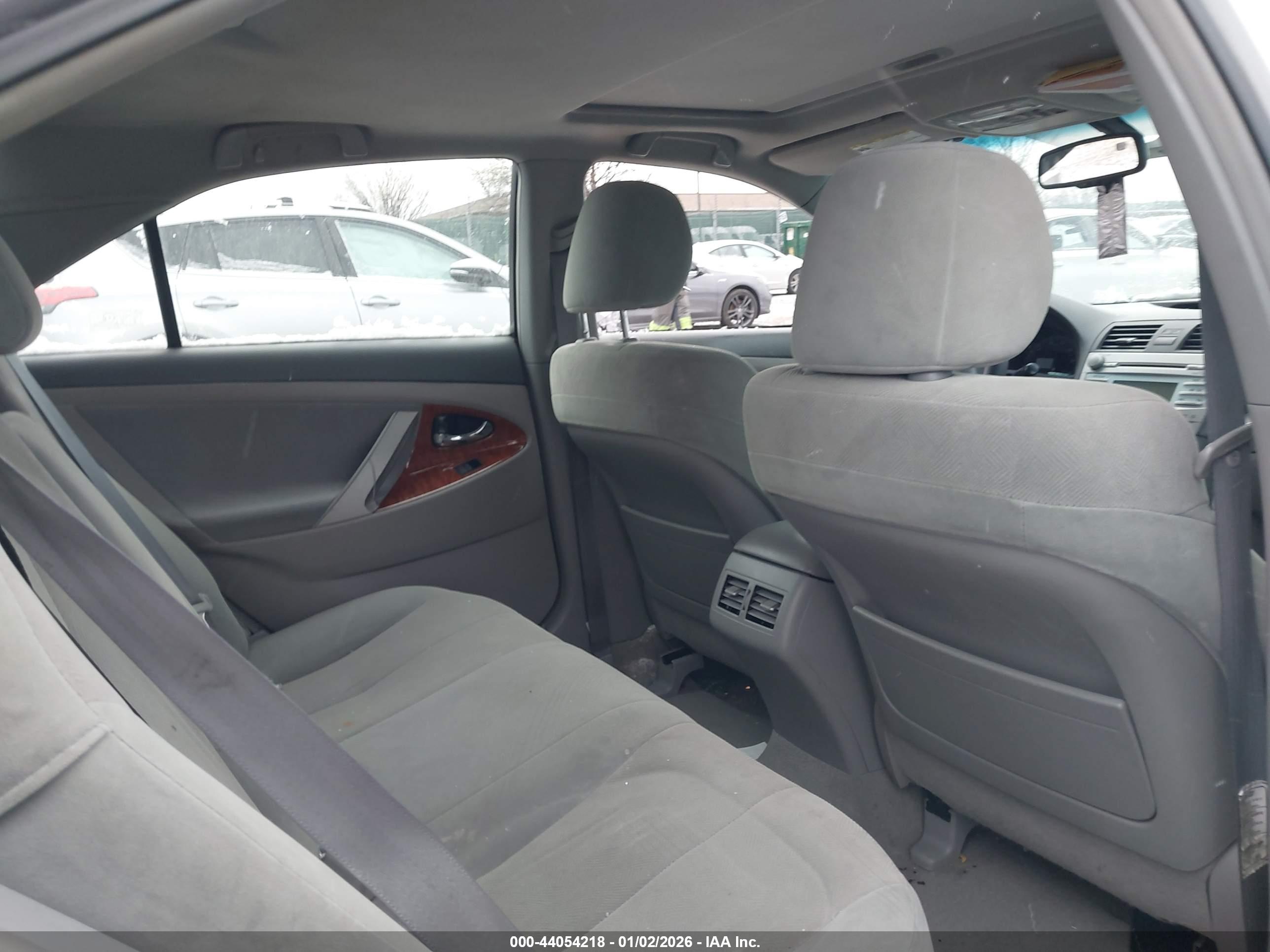 TOYOTA CAMRY image 8