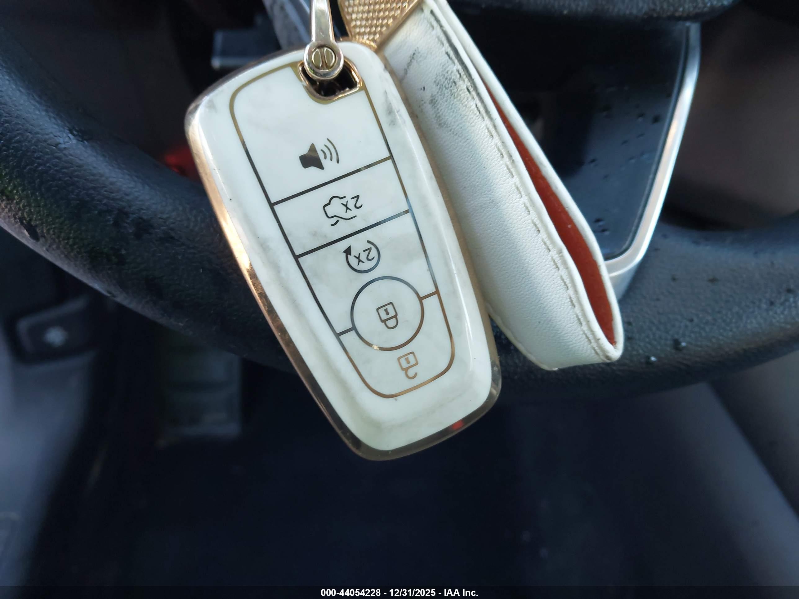 FORD ESCAPE image 11