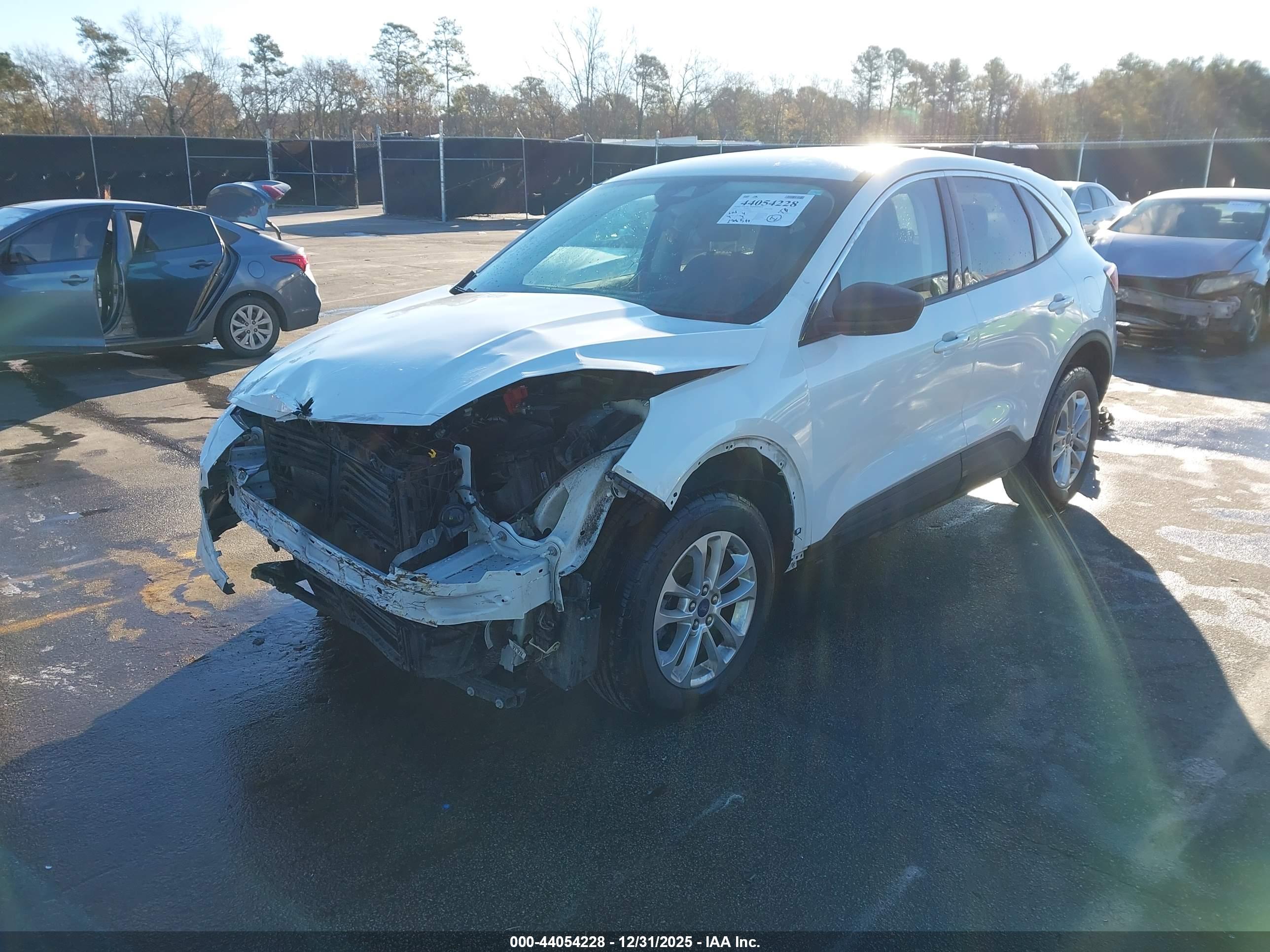 FORD ESCAPE image 2