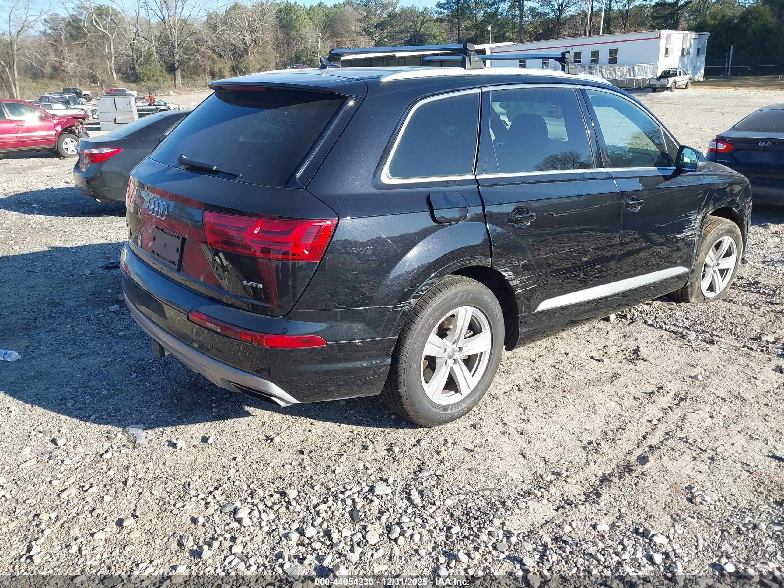AUDI Q7 image 4
