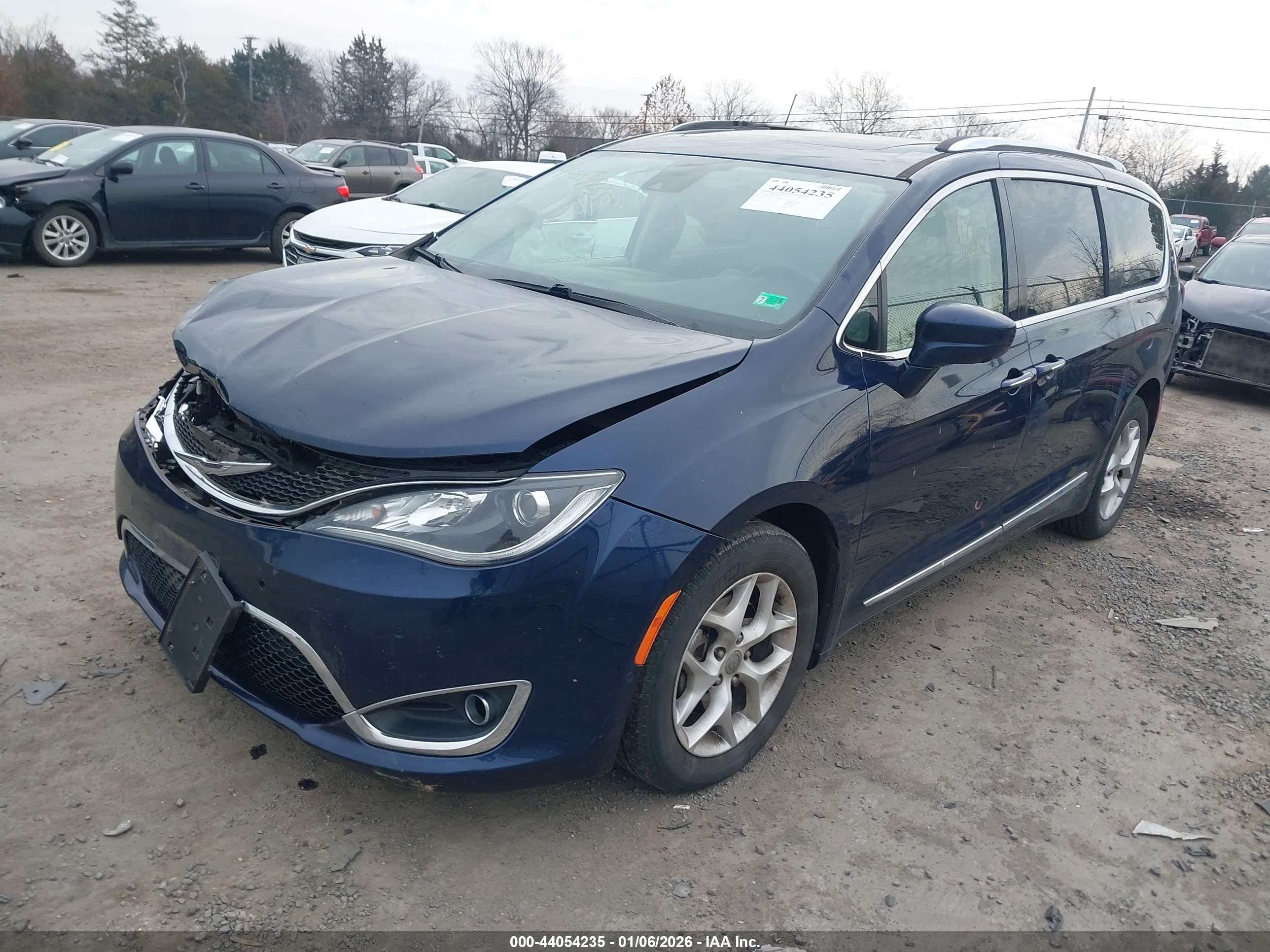 CHRYSLER PACIFICA image 2