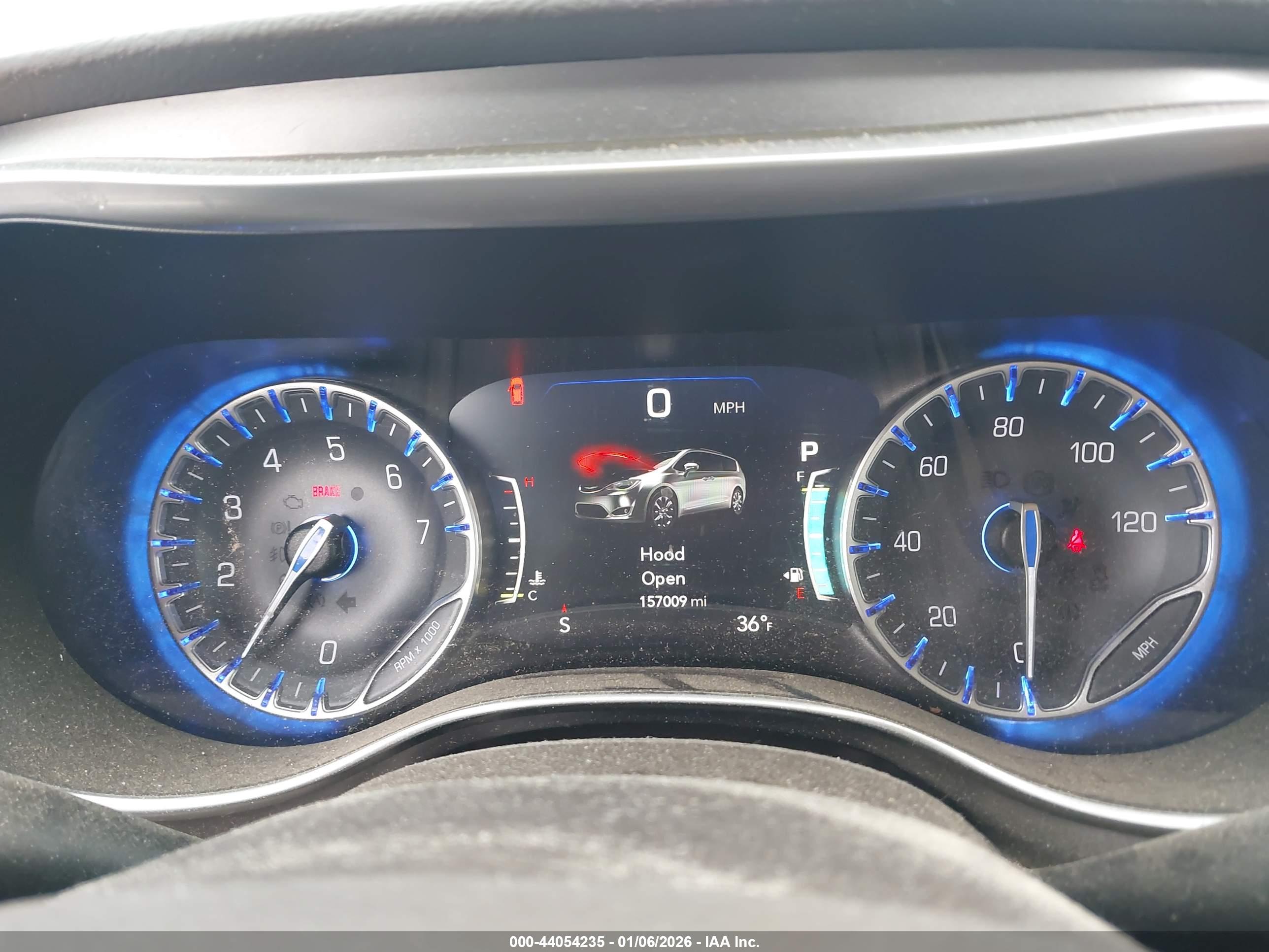 CHRYSLER PACIFICA image 7