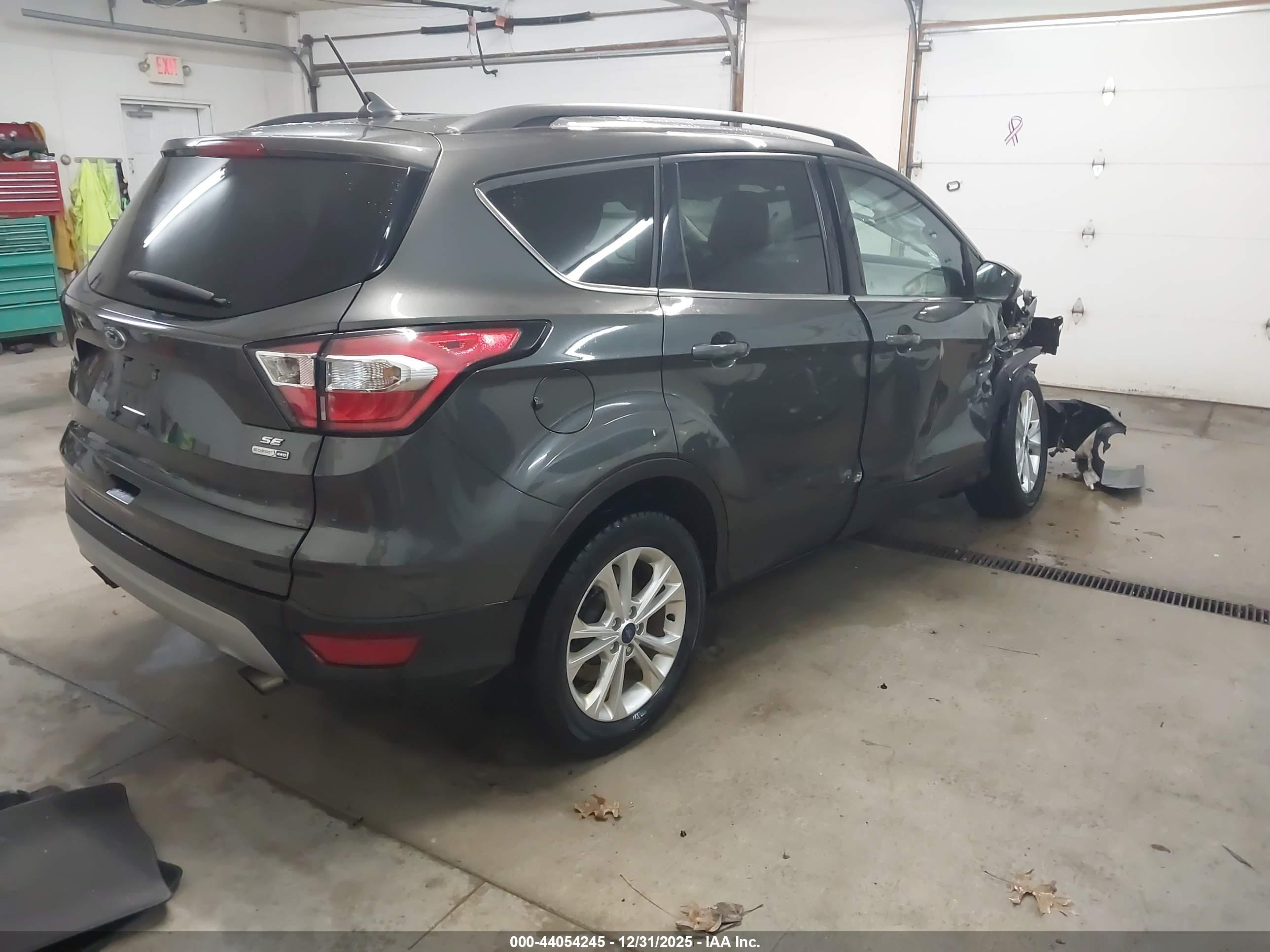 FORD ESCAPE image 4