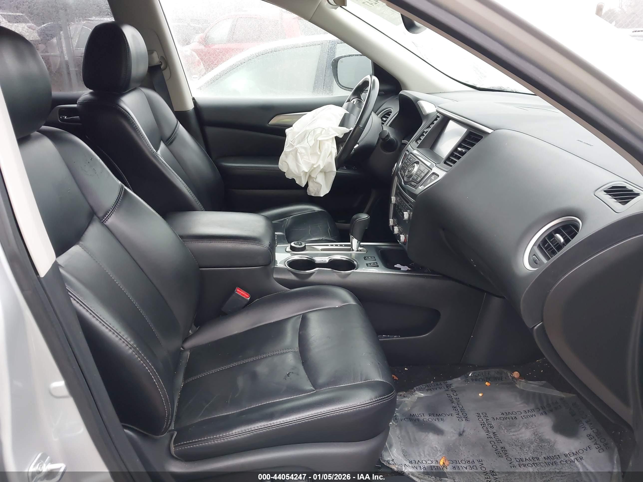 NISSAN PATHFINDER image 5