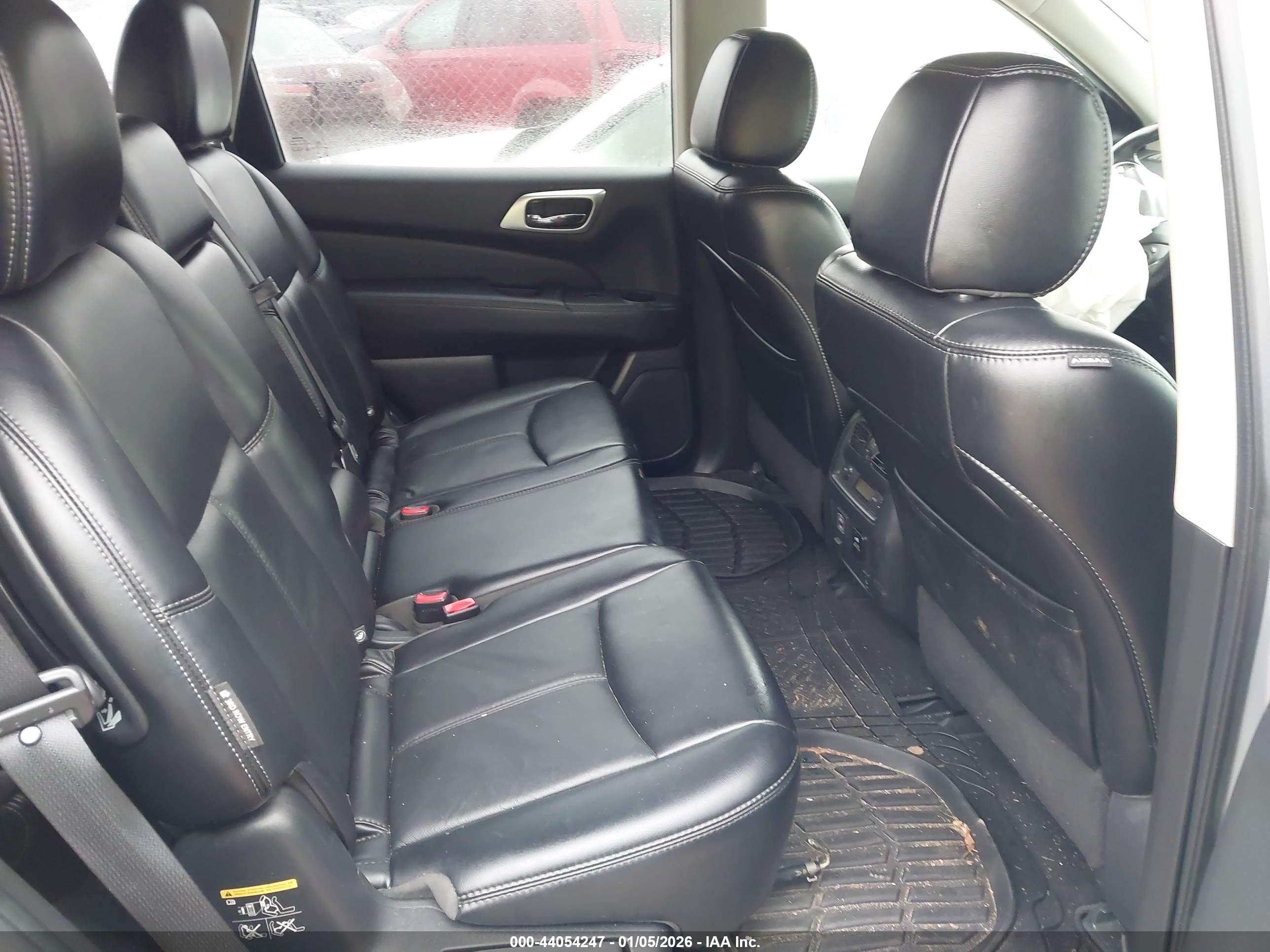 NISSAN PATHFINDER image 8