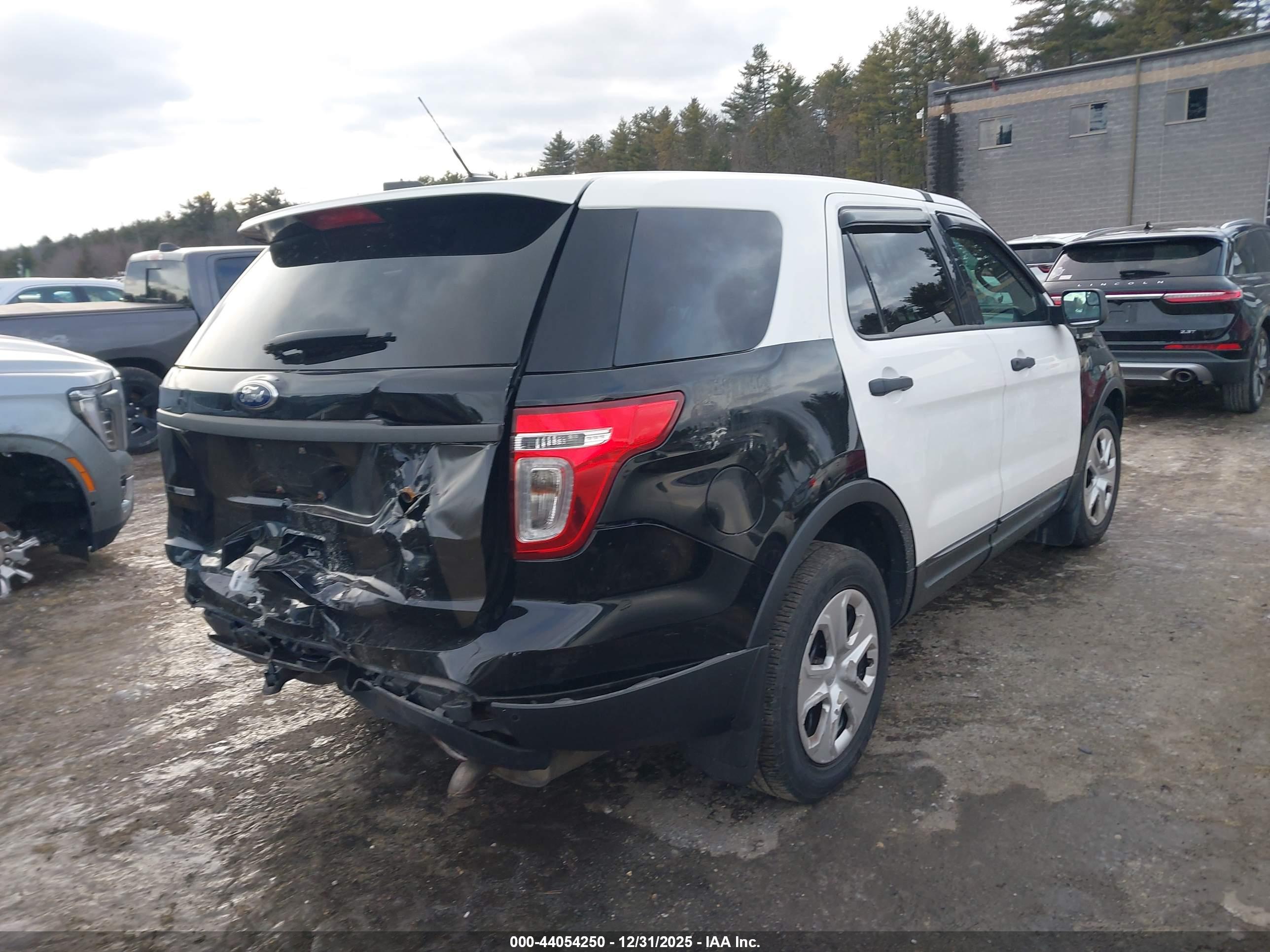 FORD UTILITY image 4