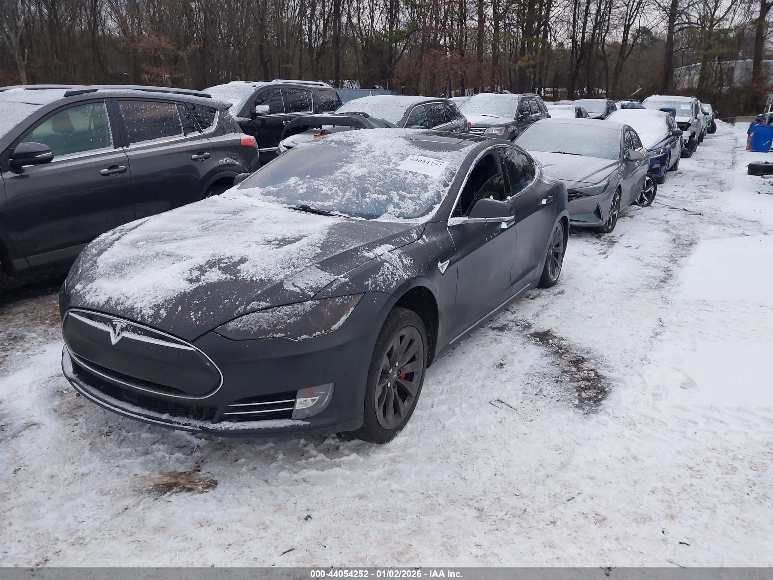 TESLA MODEL image 2