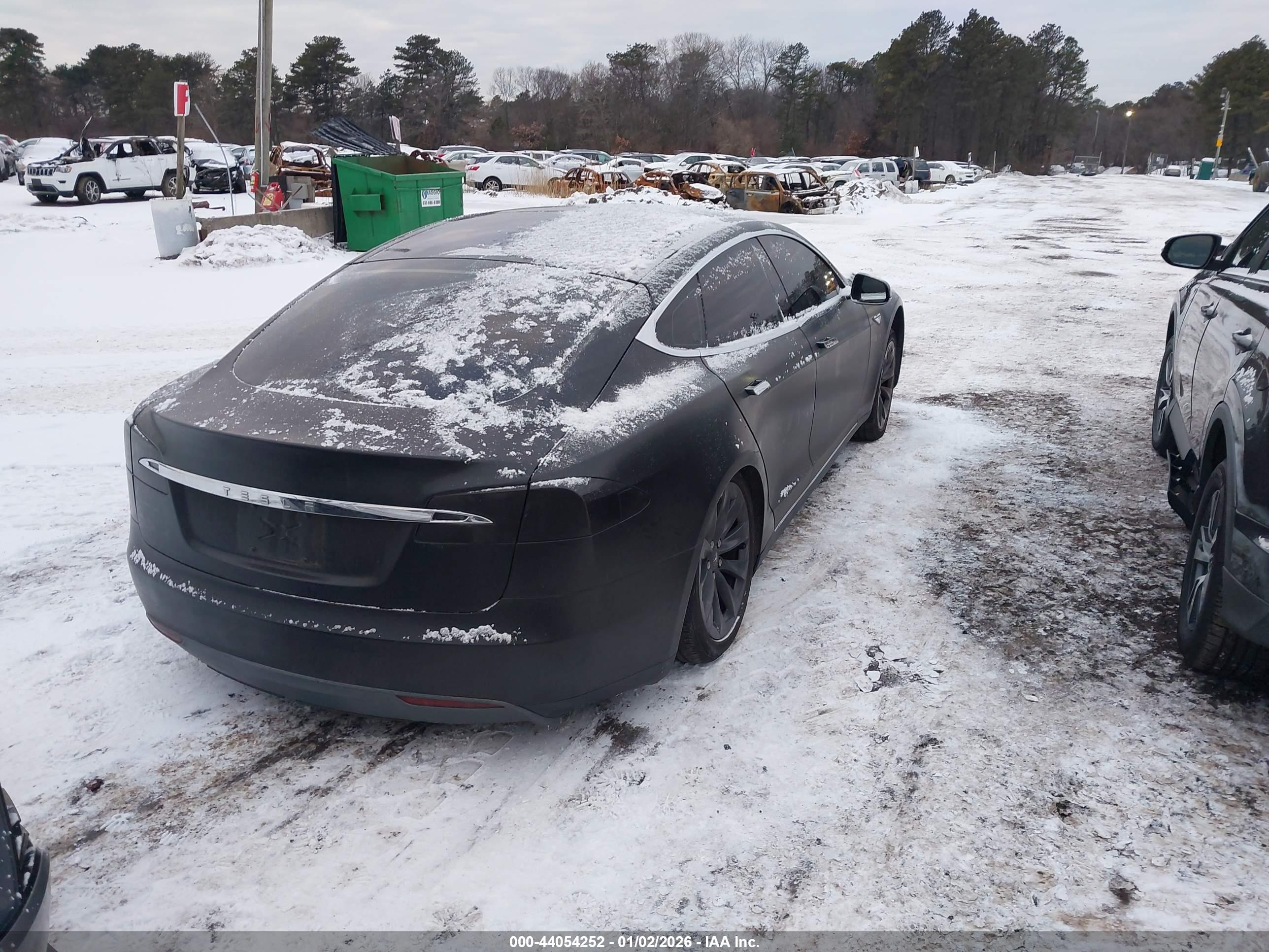 TESLA MODEL image 4