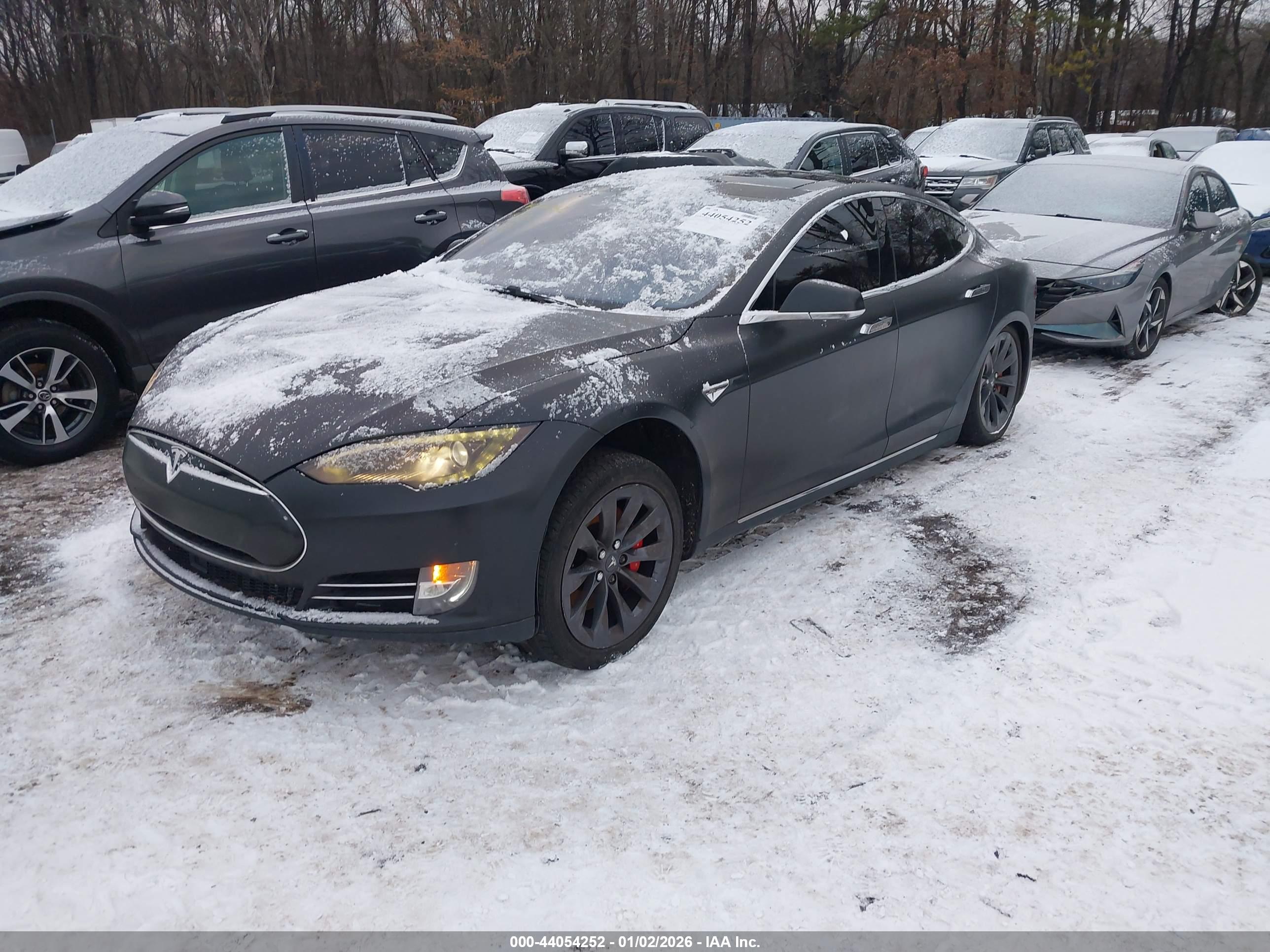 TESLA MODEL image 6