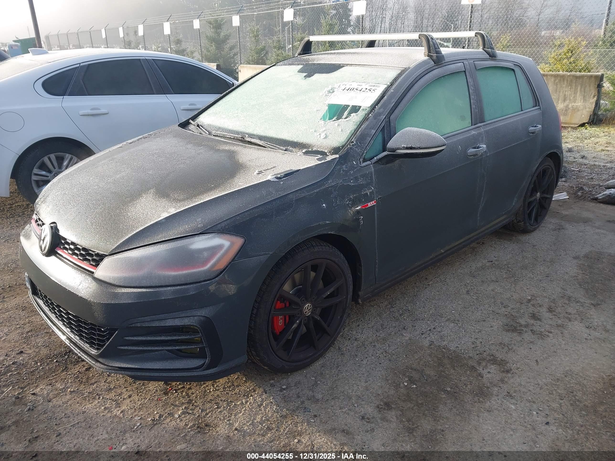 VOLKSWAGEN GOLF image 2