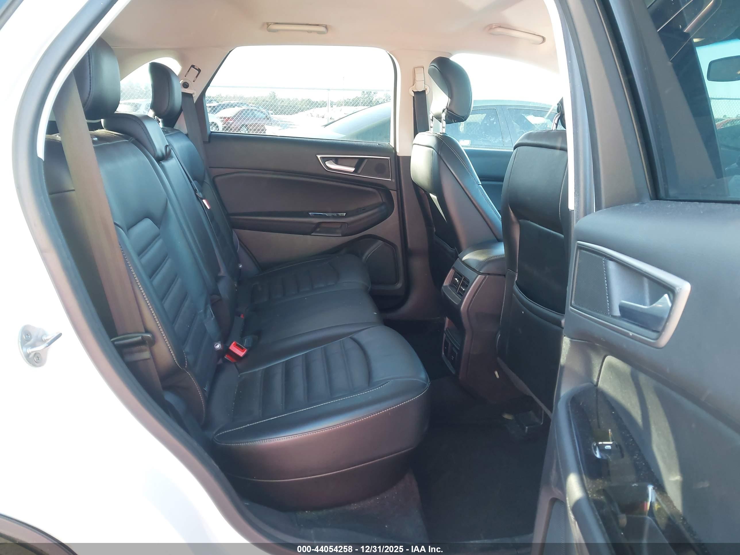 FORD EDGE image 8