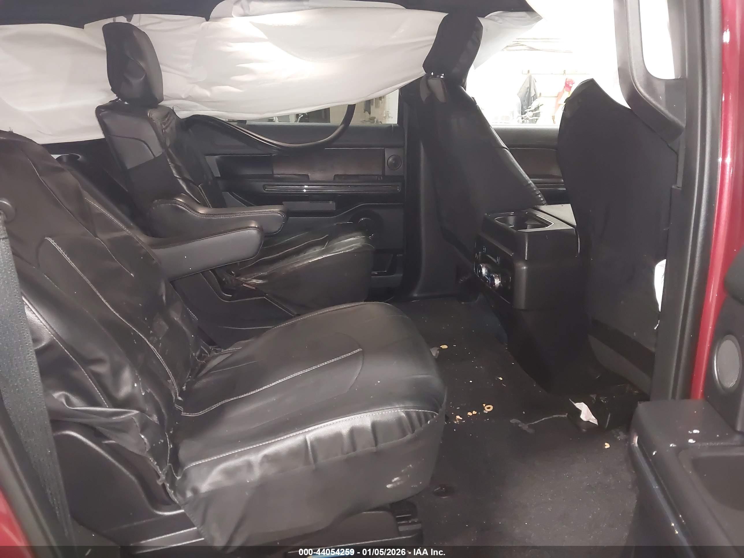 FORD EXPEDITION image 8