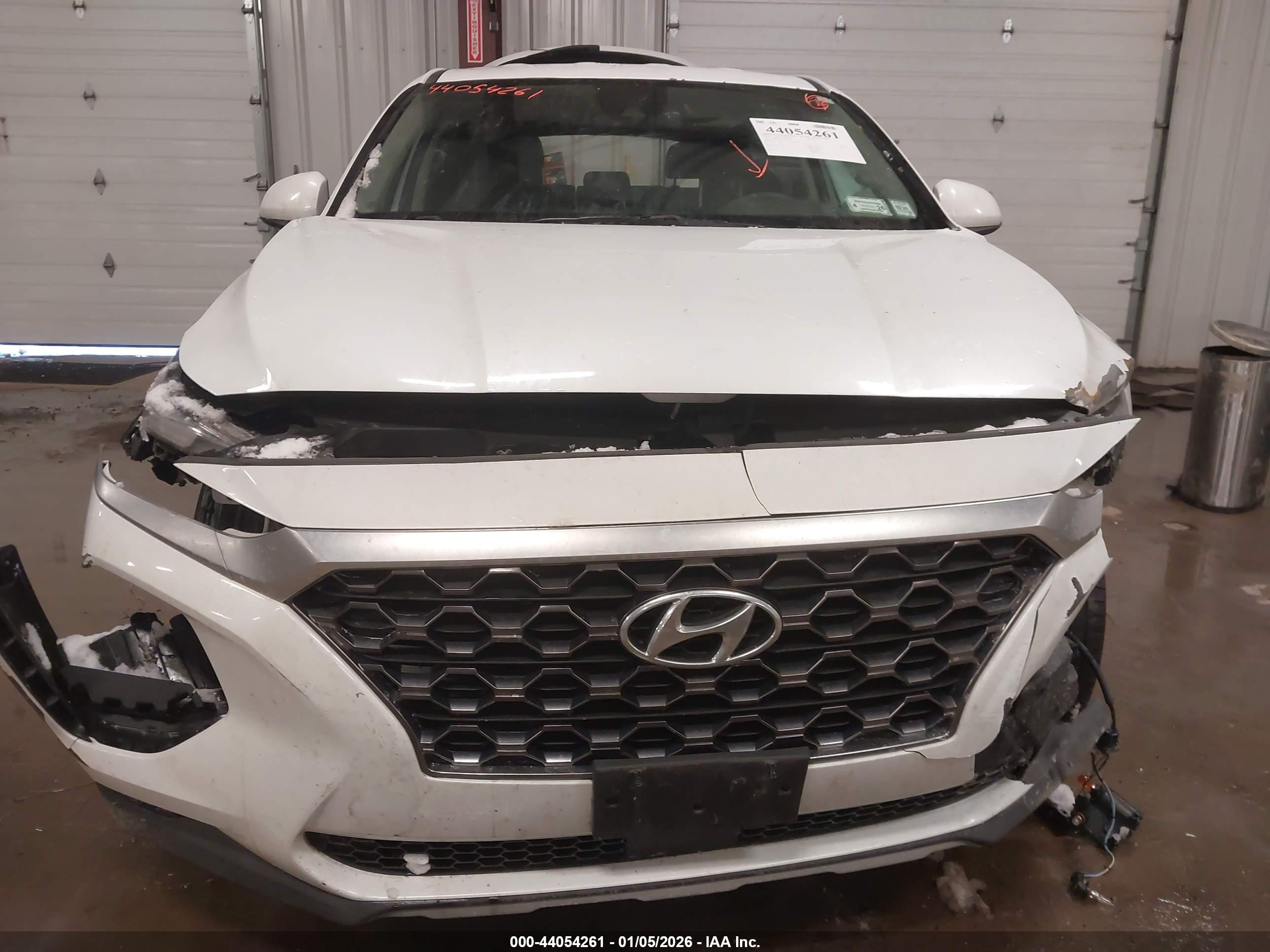 HYUNDAI SANTA image 6