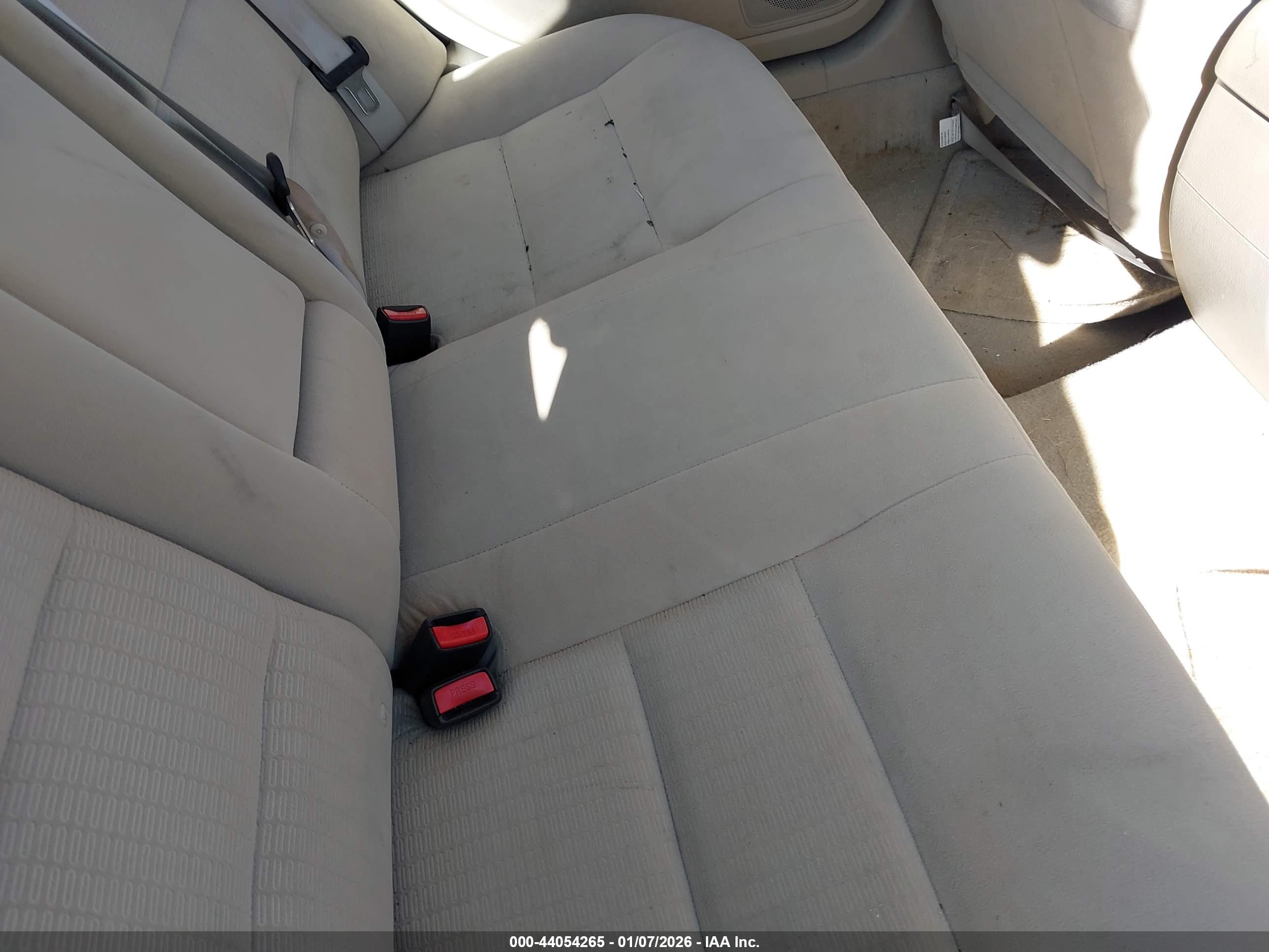 FORD FUSION image 8