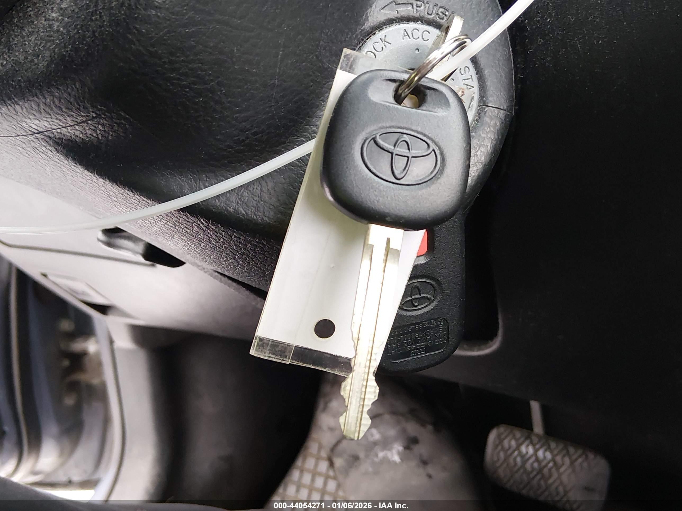 TOYOTA MATRIX image 11