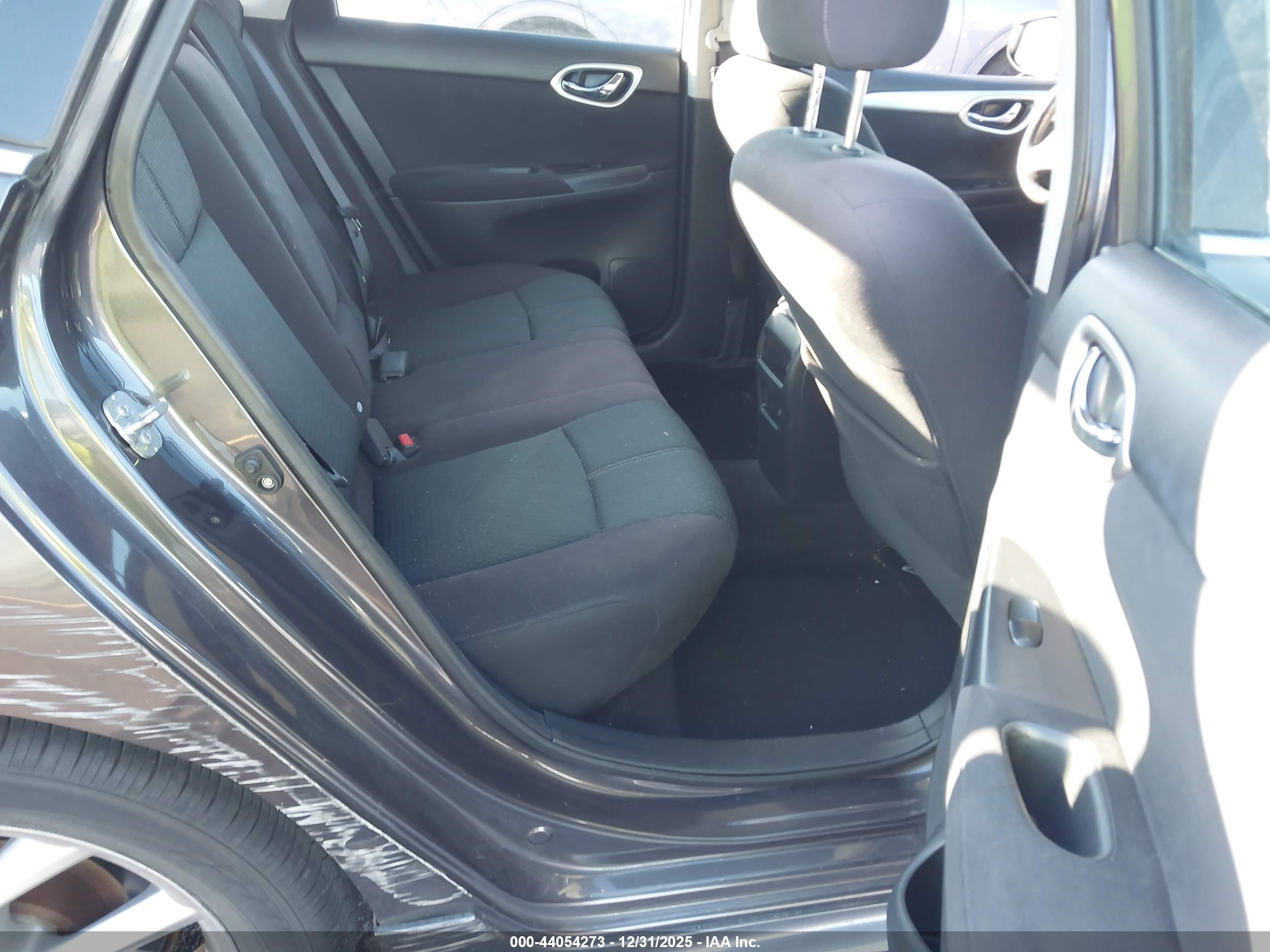 NISSAN SENTRA image 8