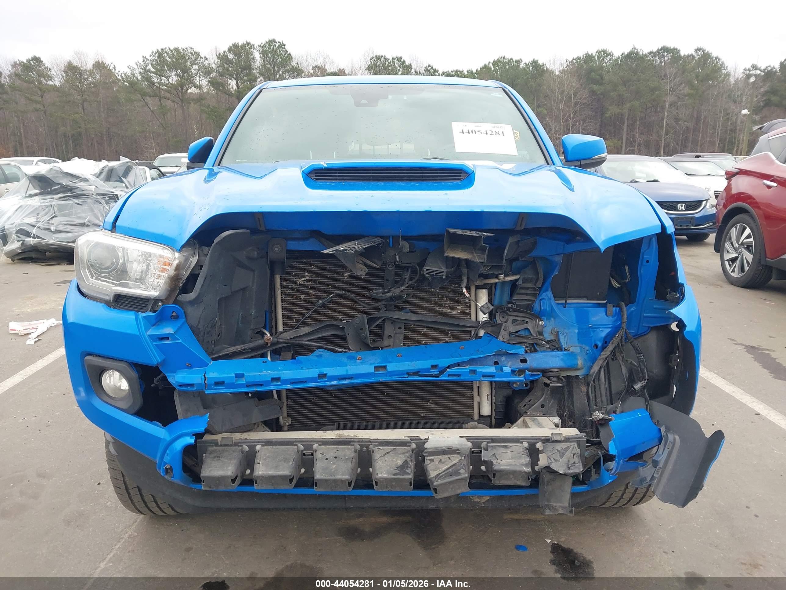TOYOTA TACOMA image 6