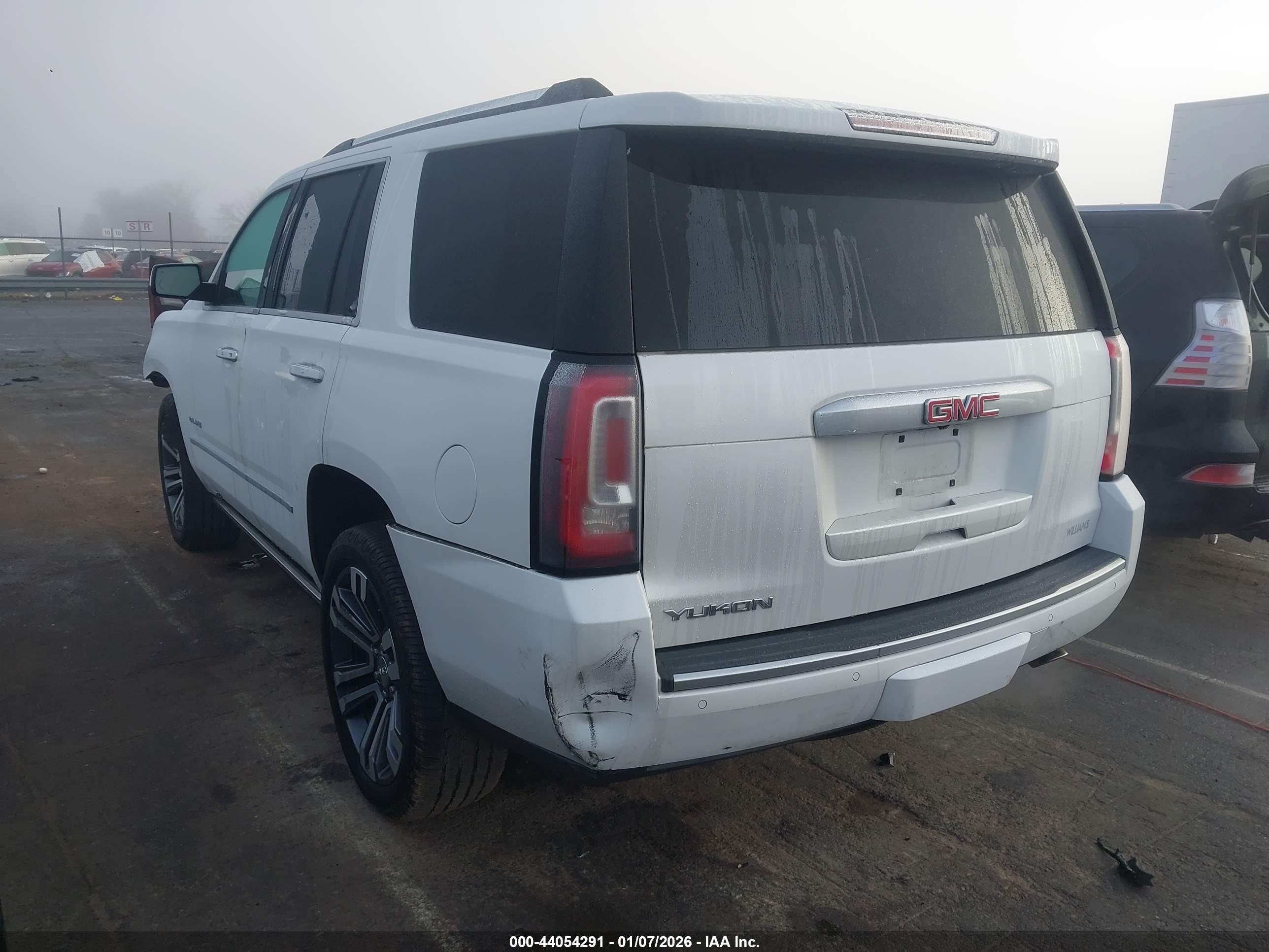 GMC YUKON image 3