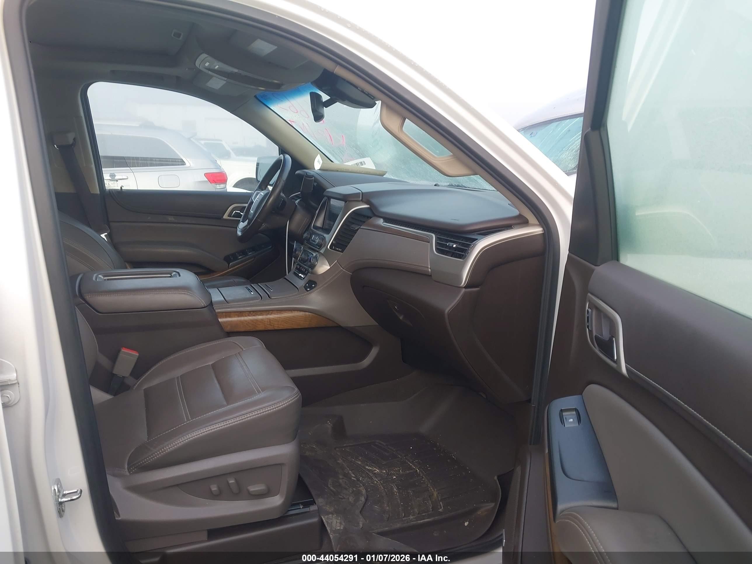 GMC YUKON image 5