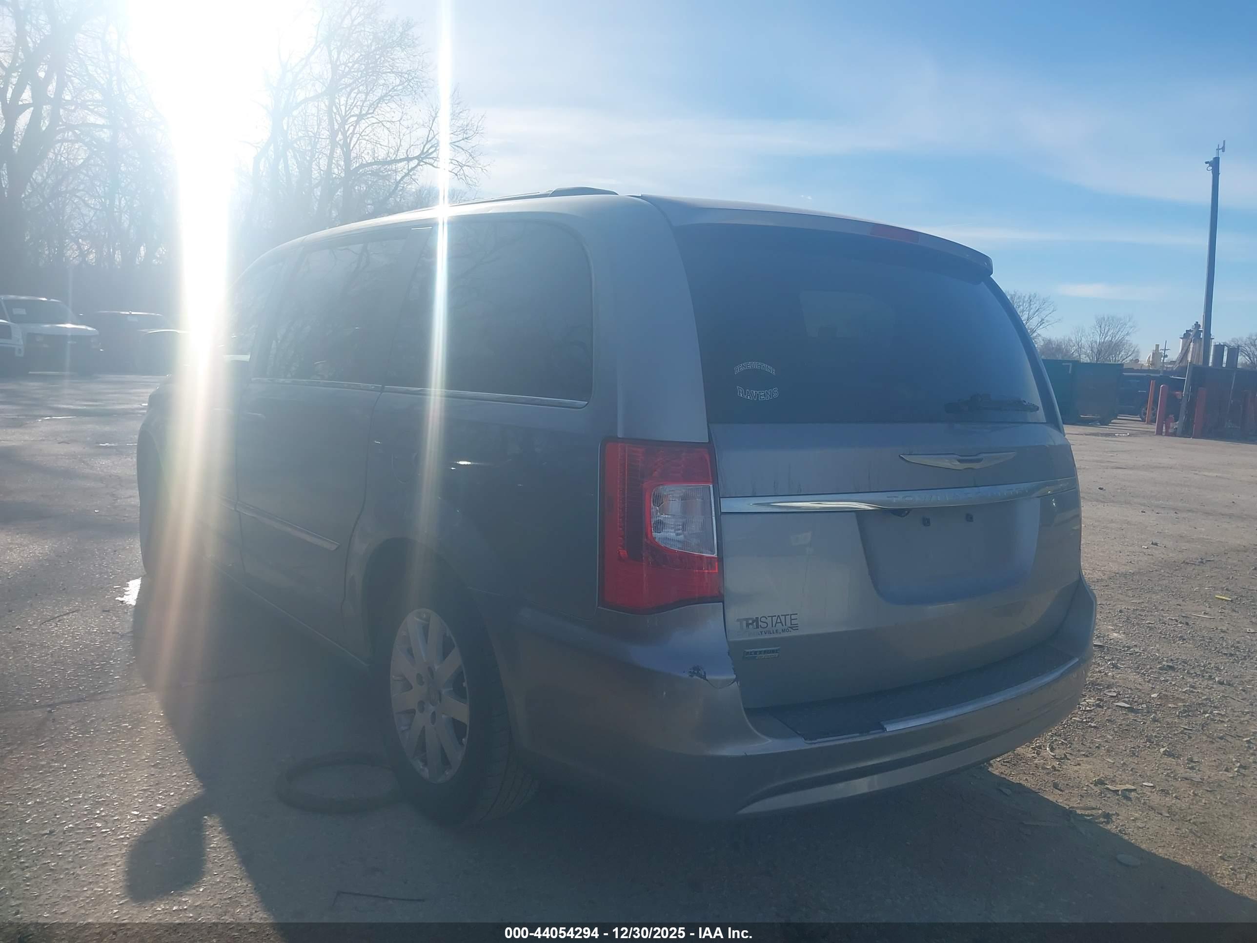 CHRYSLER TOWN image 3