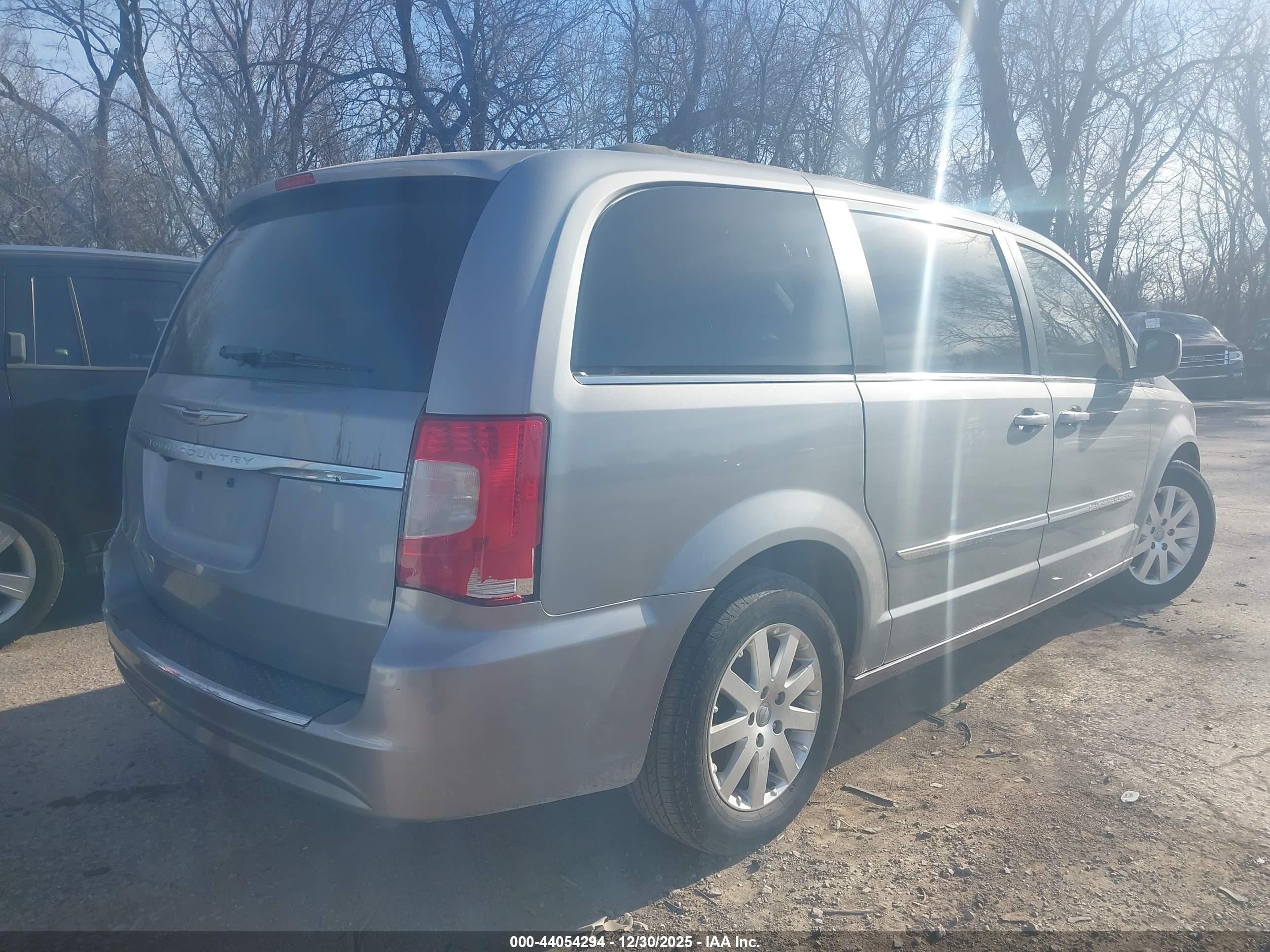 CHRYSLER TOWN image 4