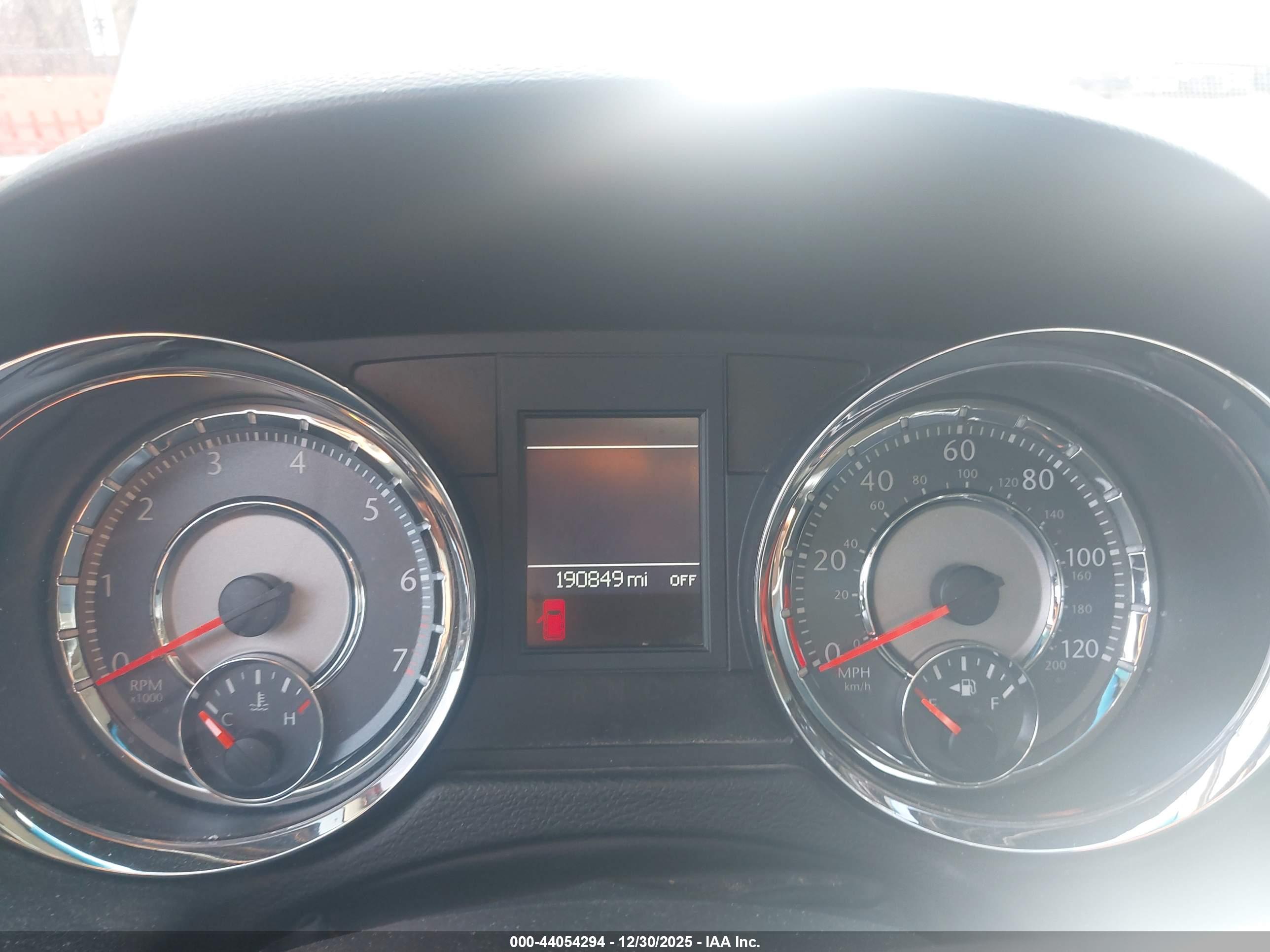 CHRYSLER TOWN image 7