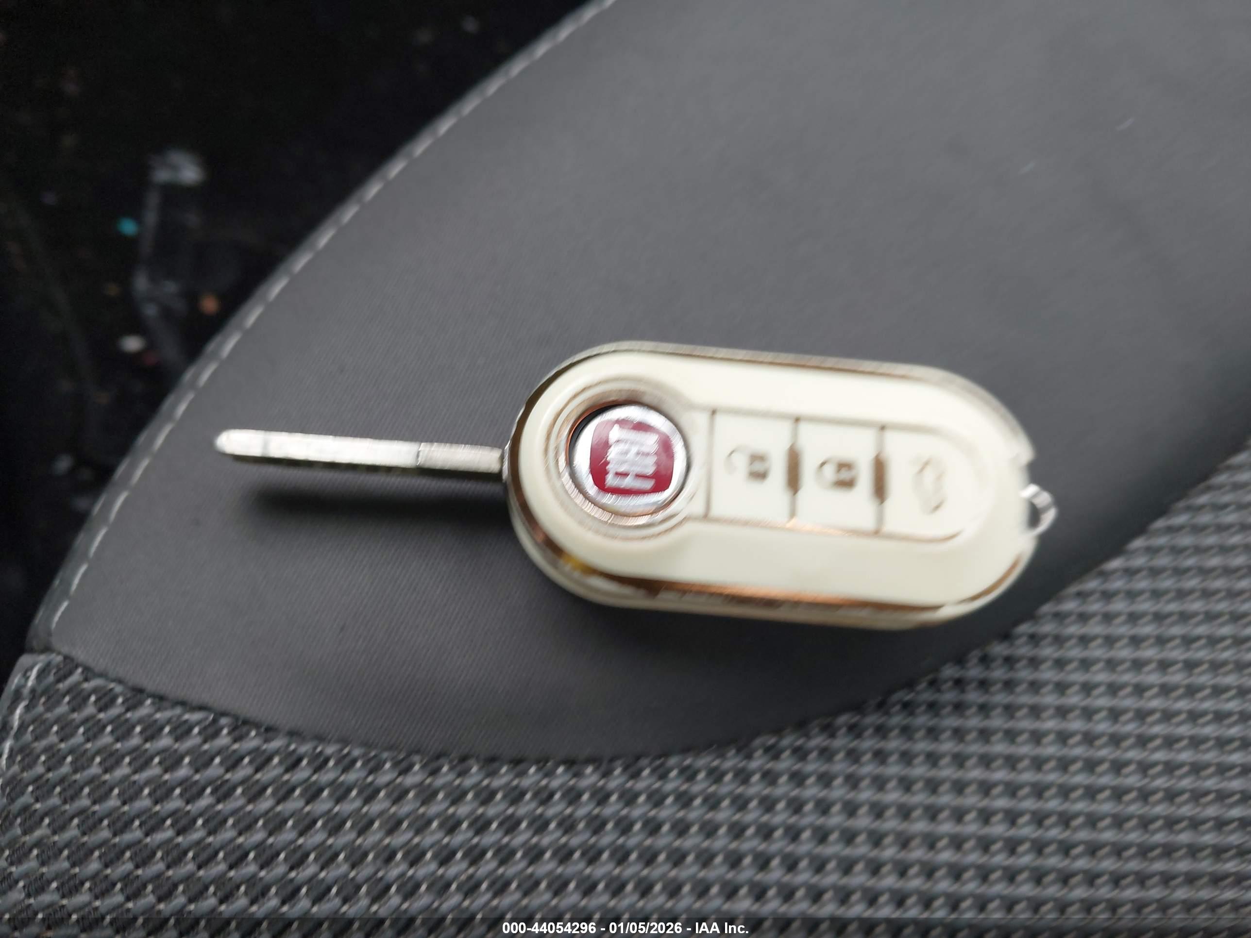 FIAT 500L image 11