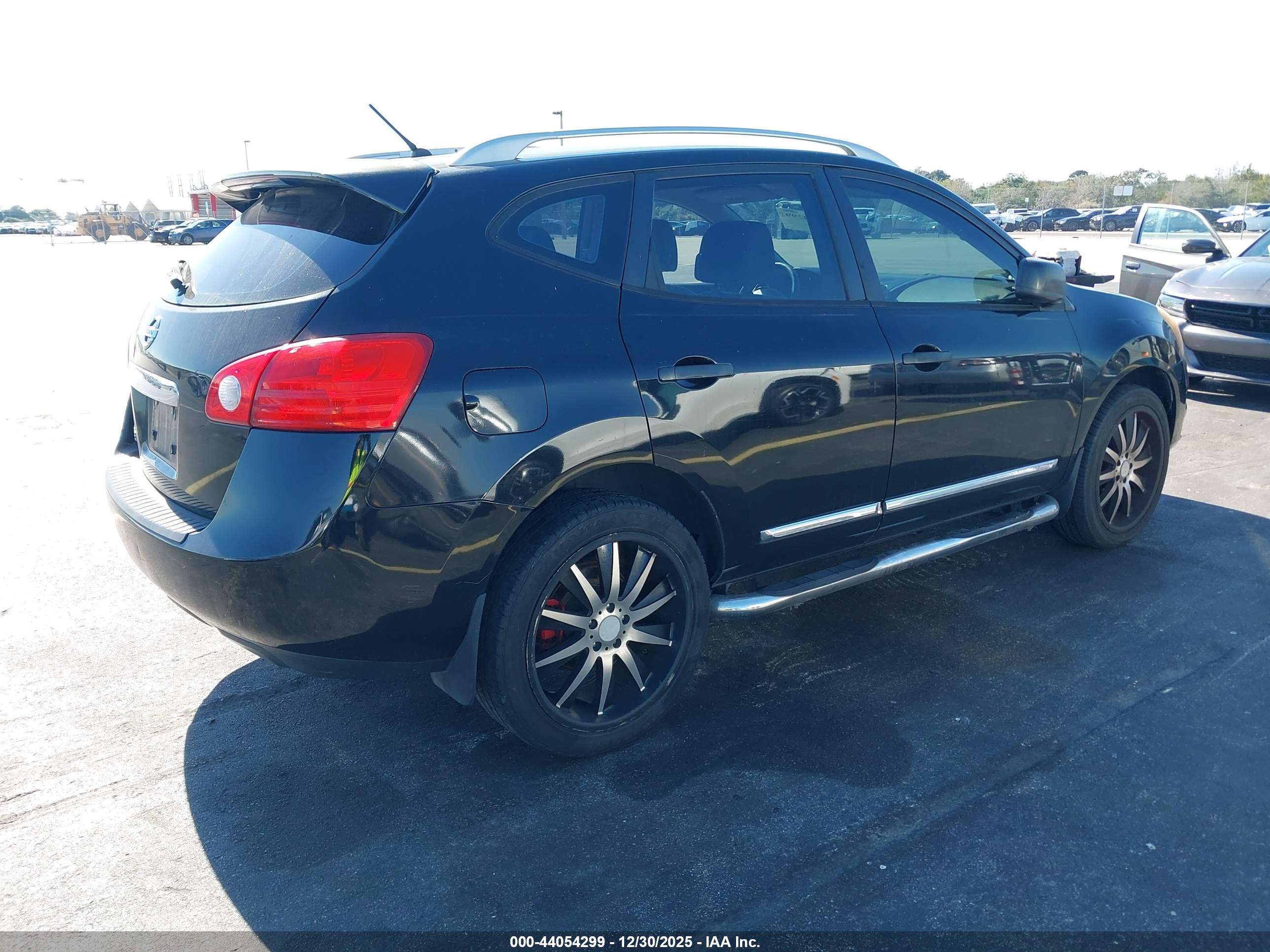NISSAN ROGUE image 4