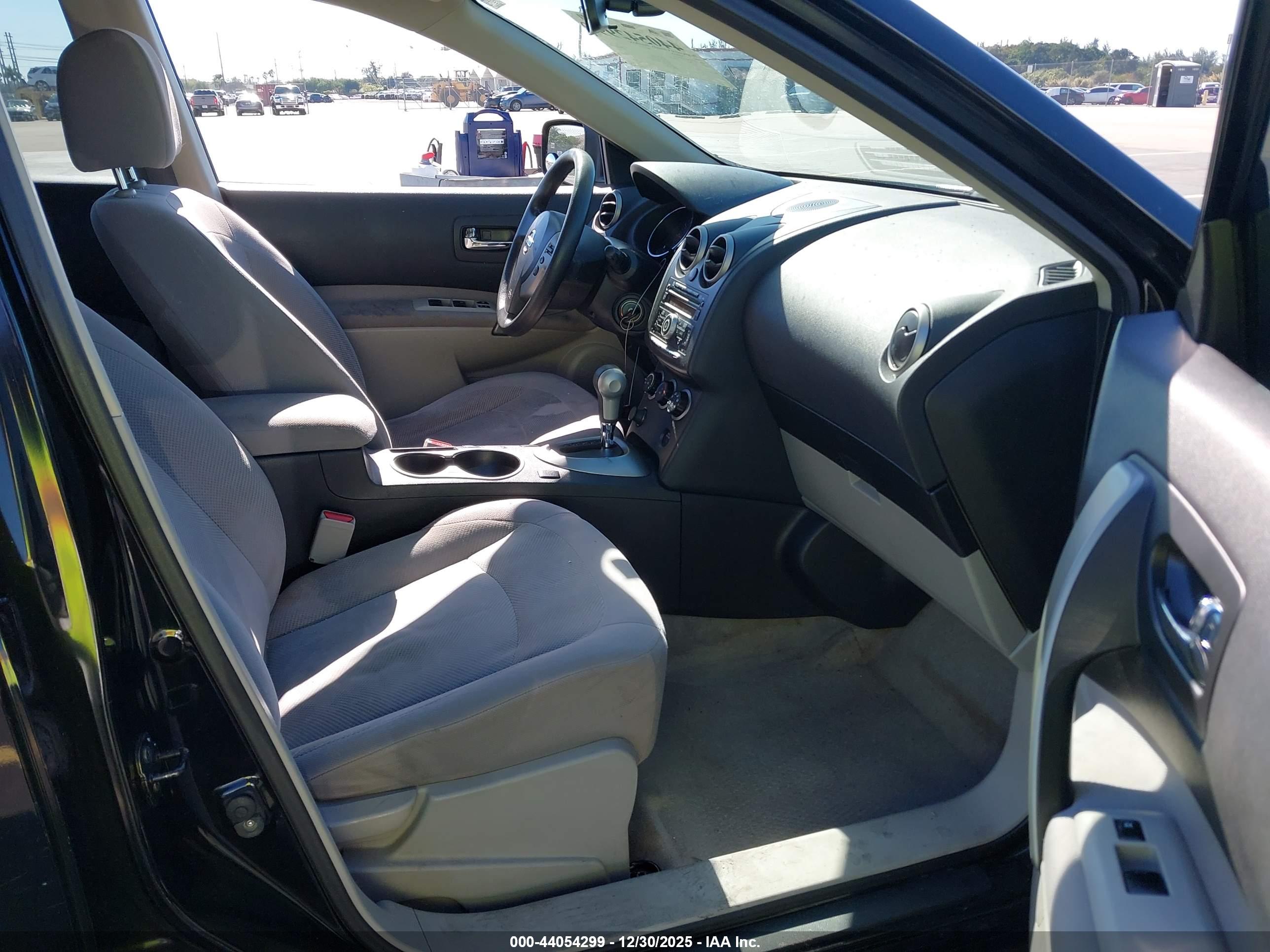 NISSAN ROGUE image 5
