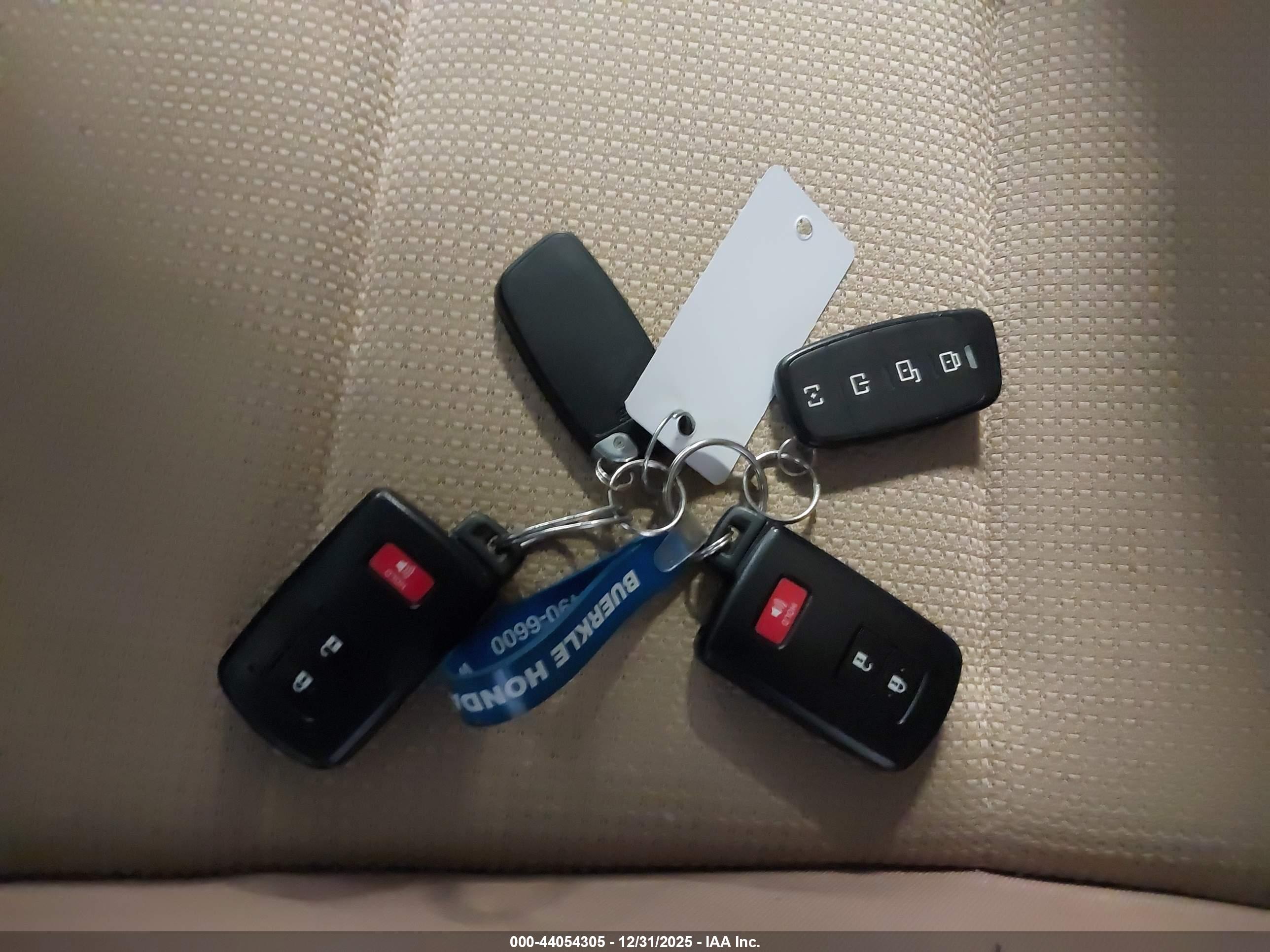 TOYOTA RAV4 image 11