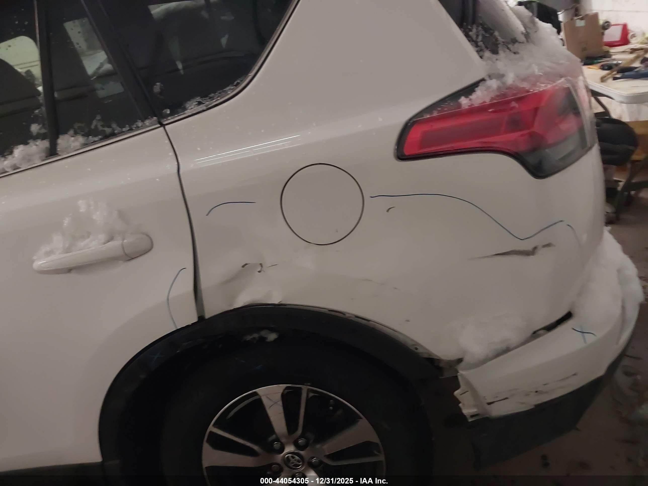 TOYOTA RAV4 image 6