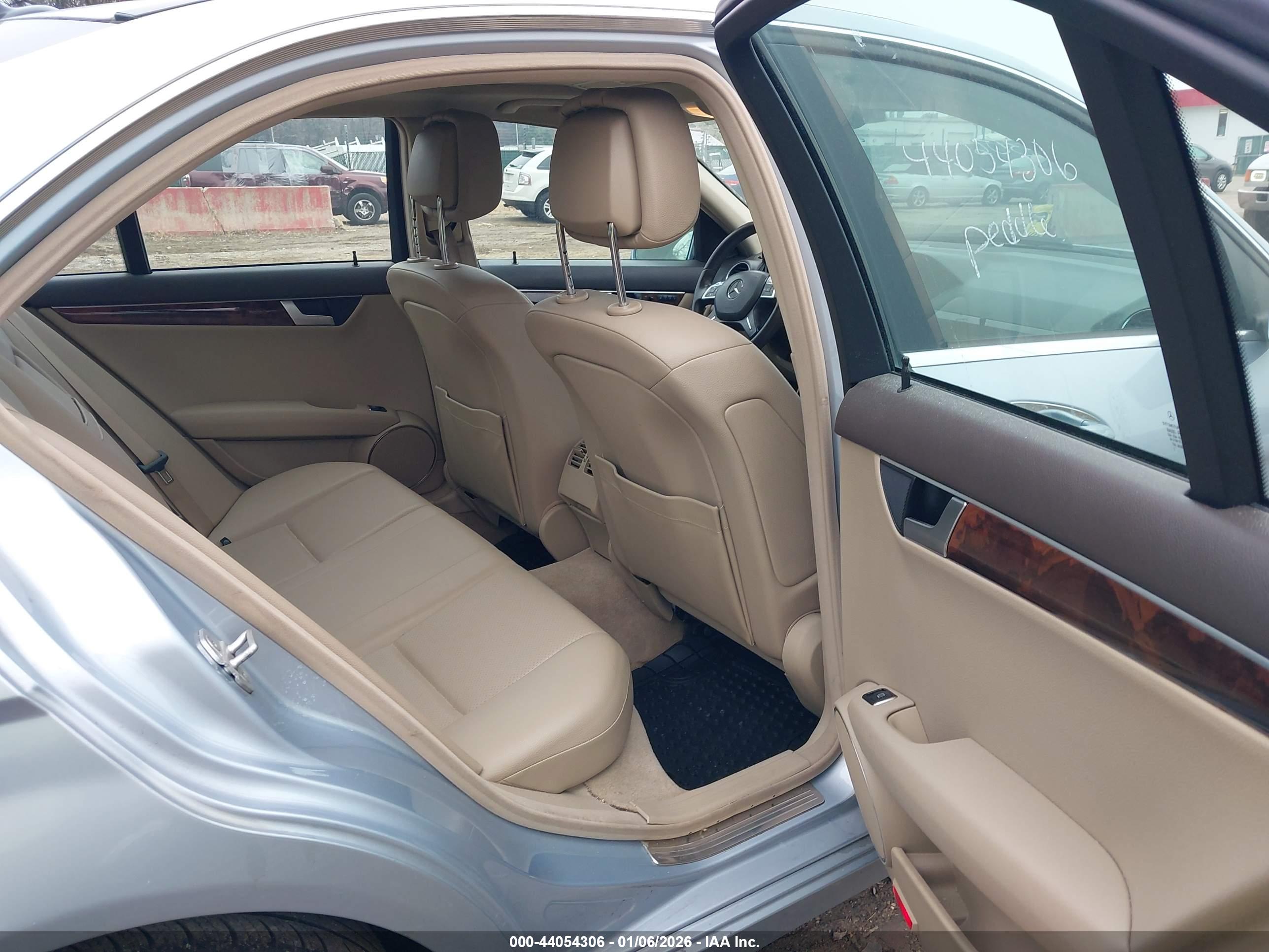 MERCEDES-BENZ C image 8