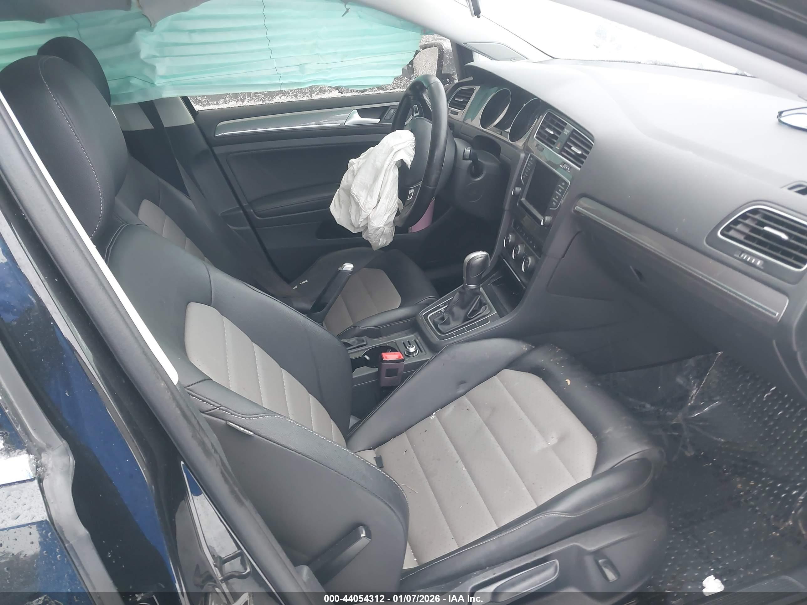 VOLKSWAGEN GOLF image 5