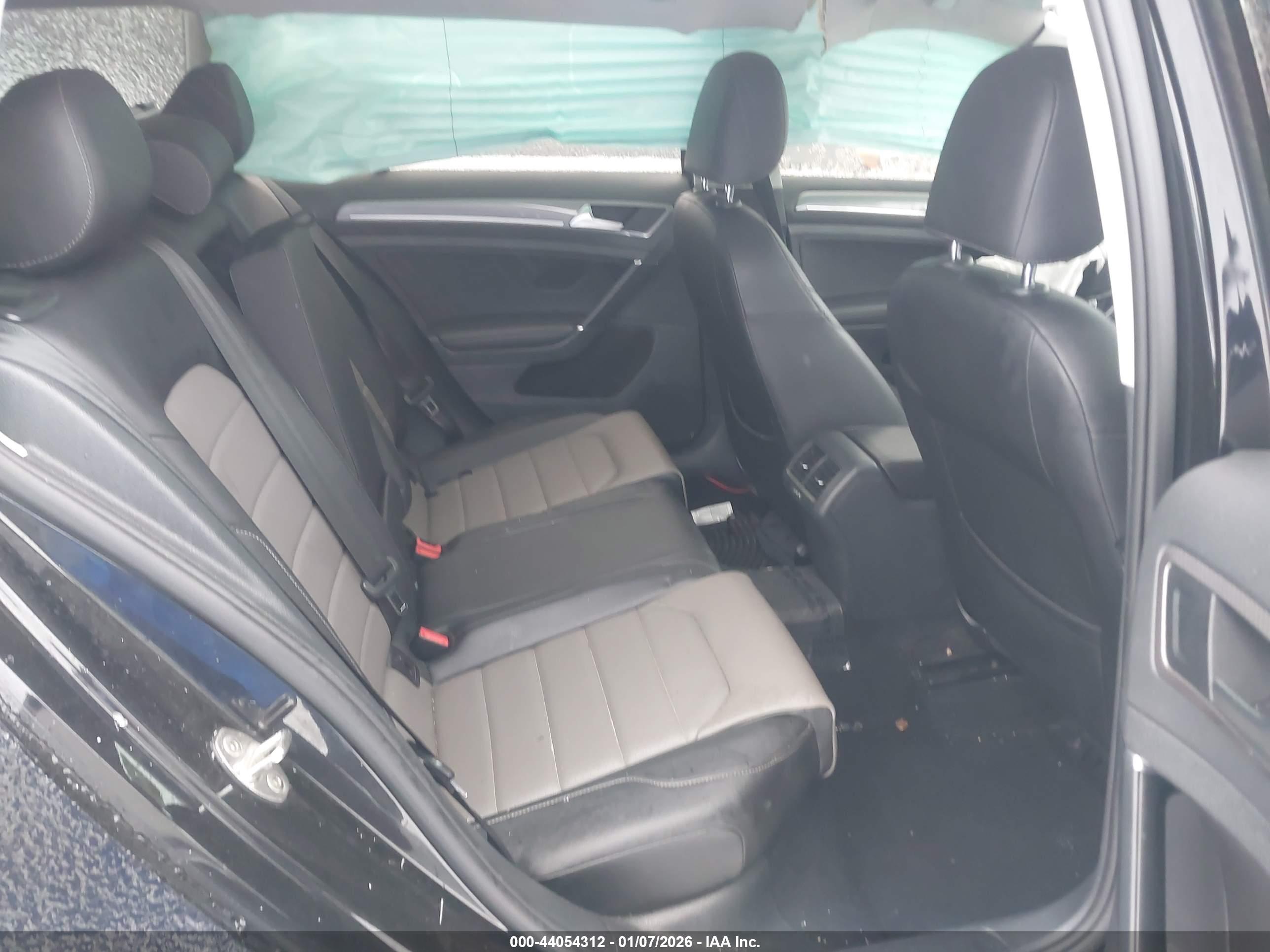 VOLKSWAGEN GOLF image 8