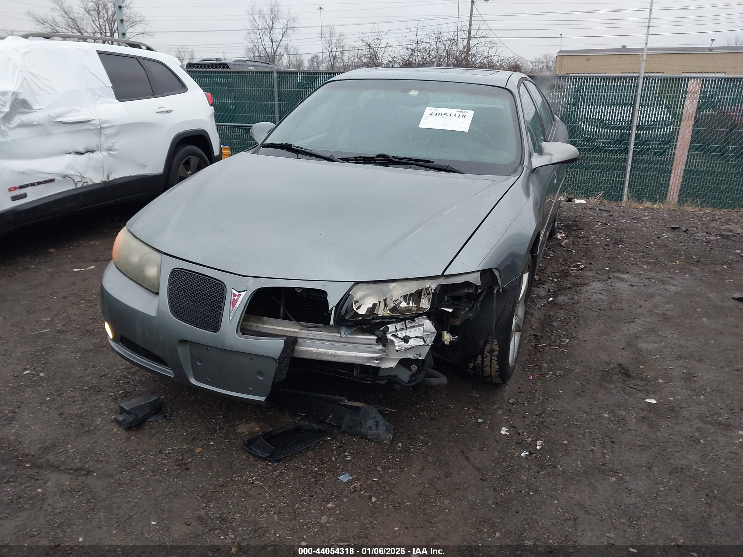 PONTIAC BONNEVILLE image 6
