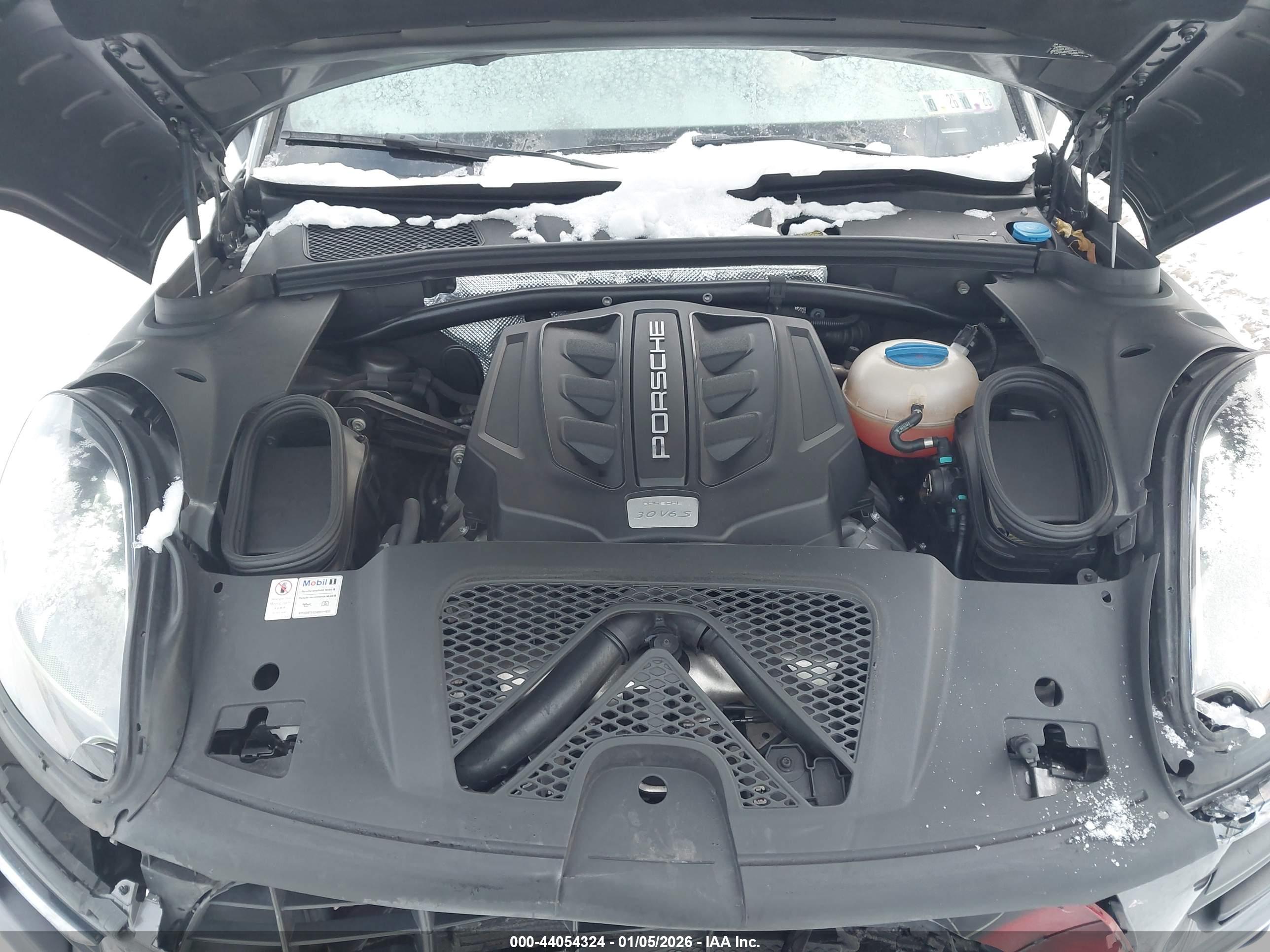 PORSCHE MACAN image 10