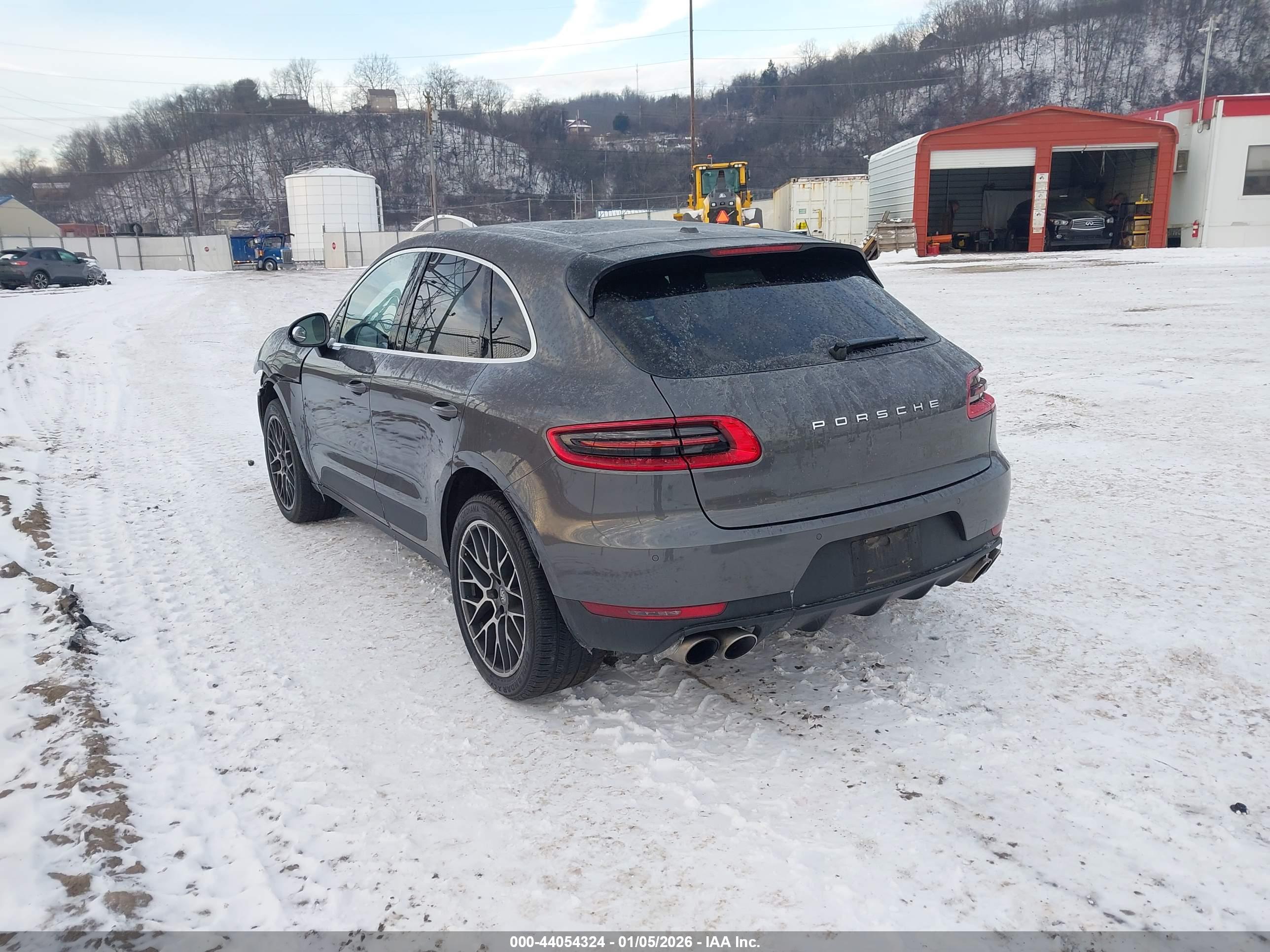 PORSCHE MACAN image 3