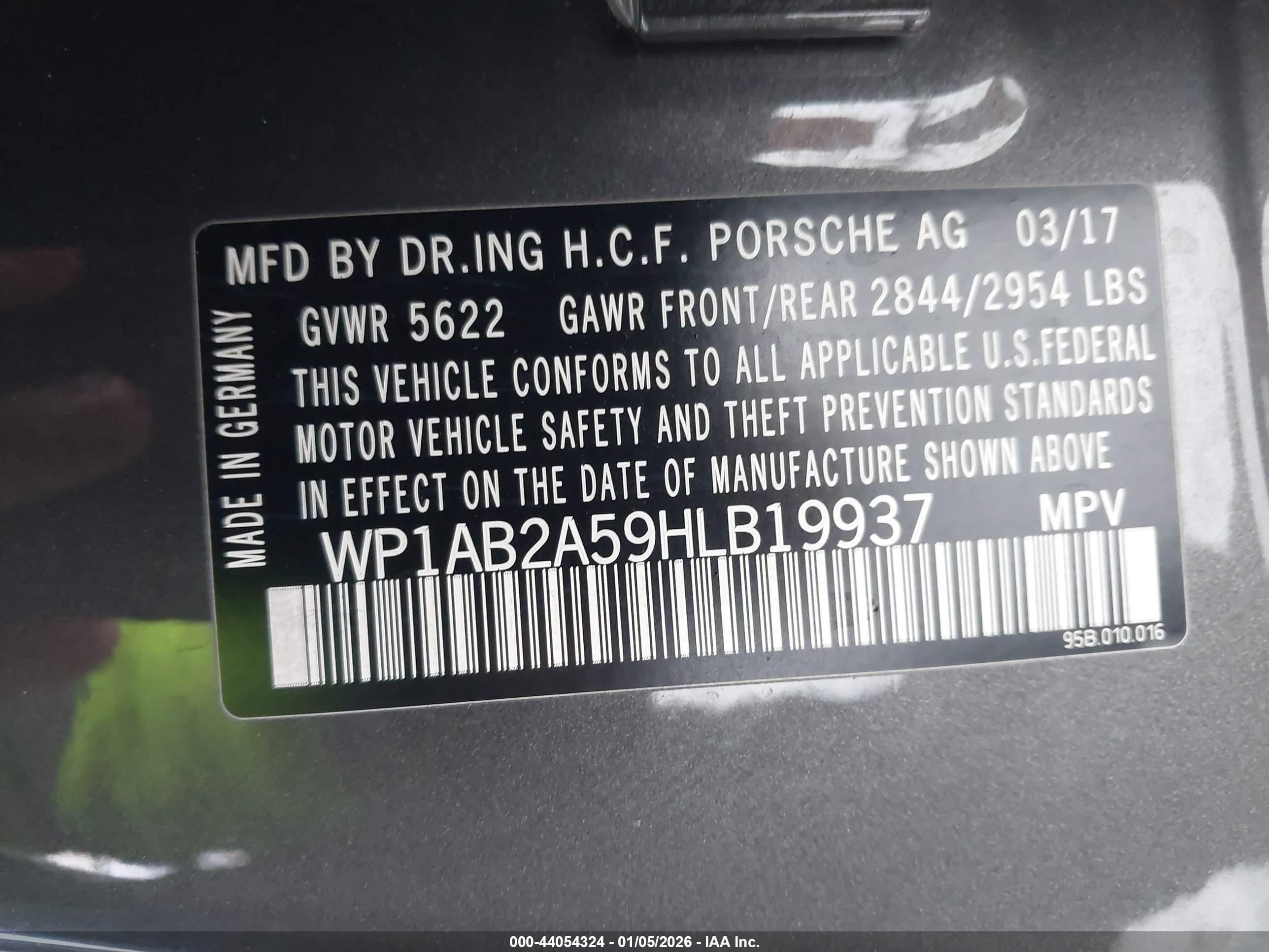 PORSCHE MACAN image 9