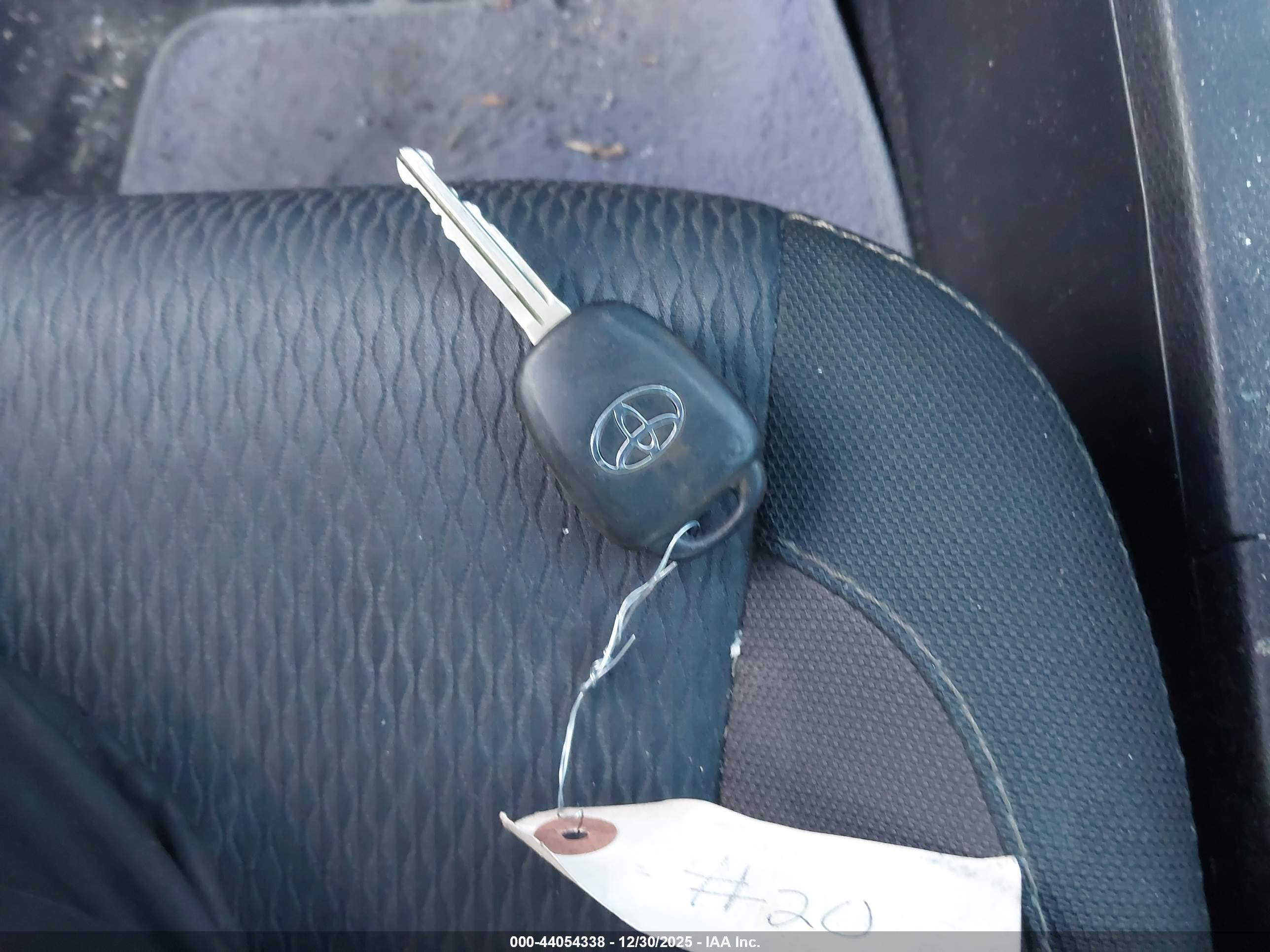 TOYOTA COROLLA image 11