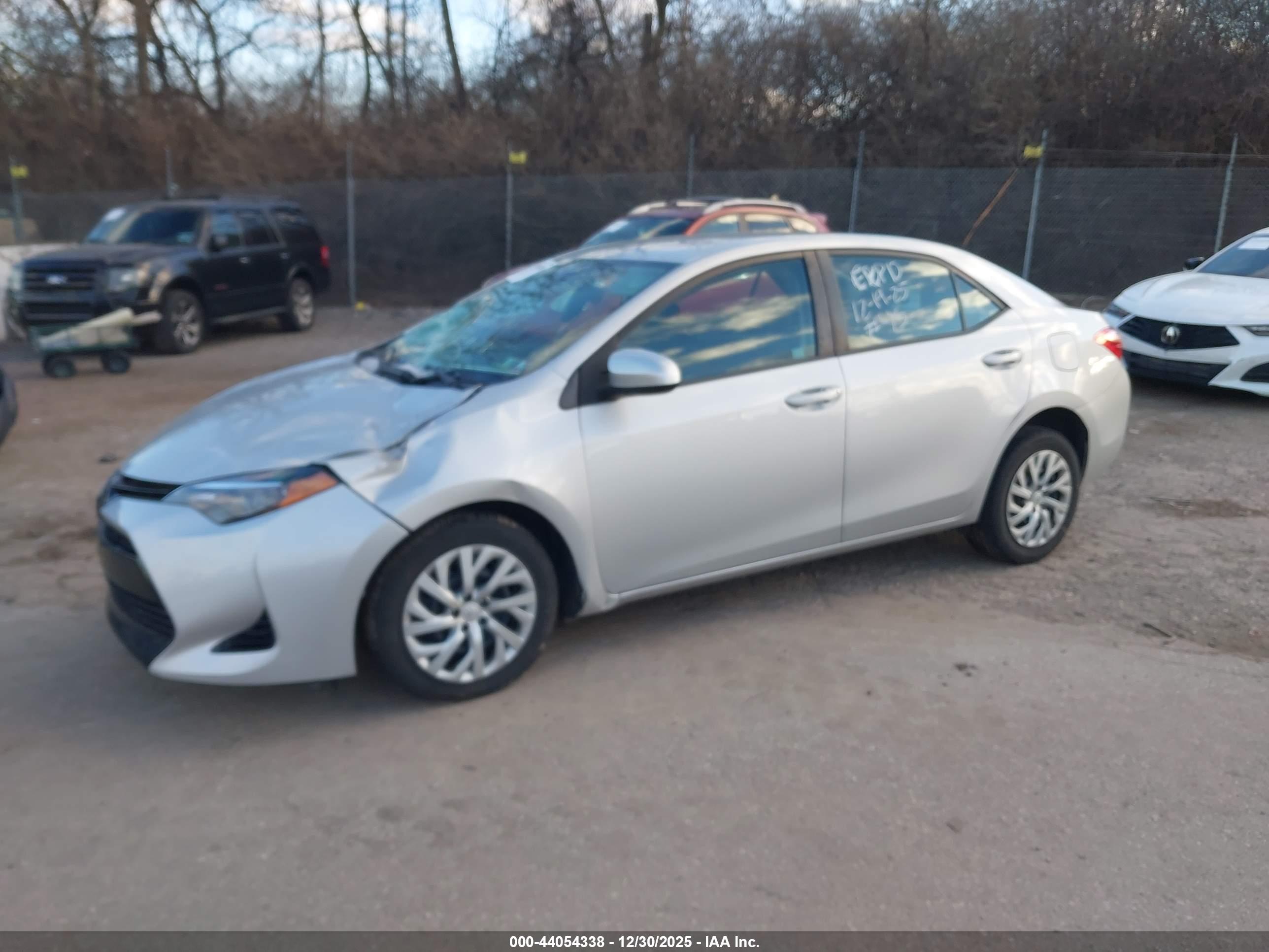 TOYOTA COROLLA image 2