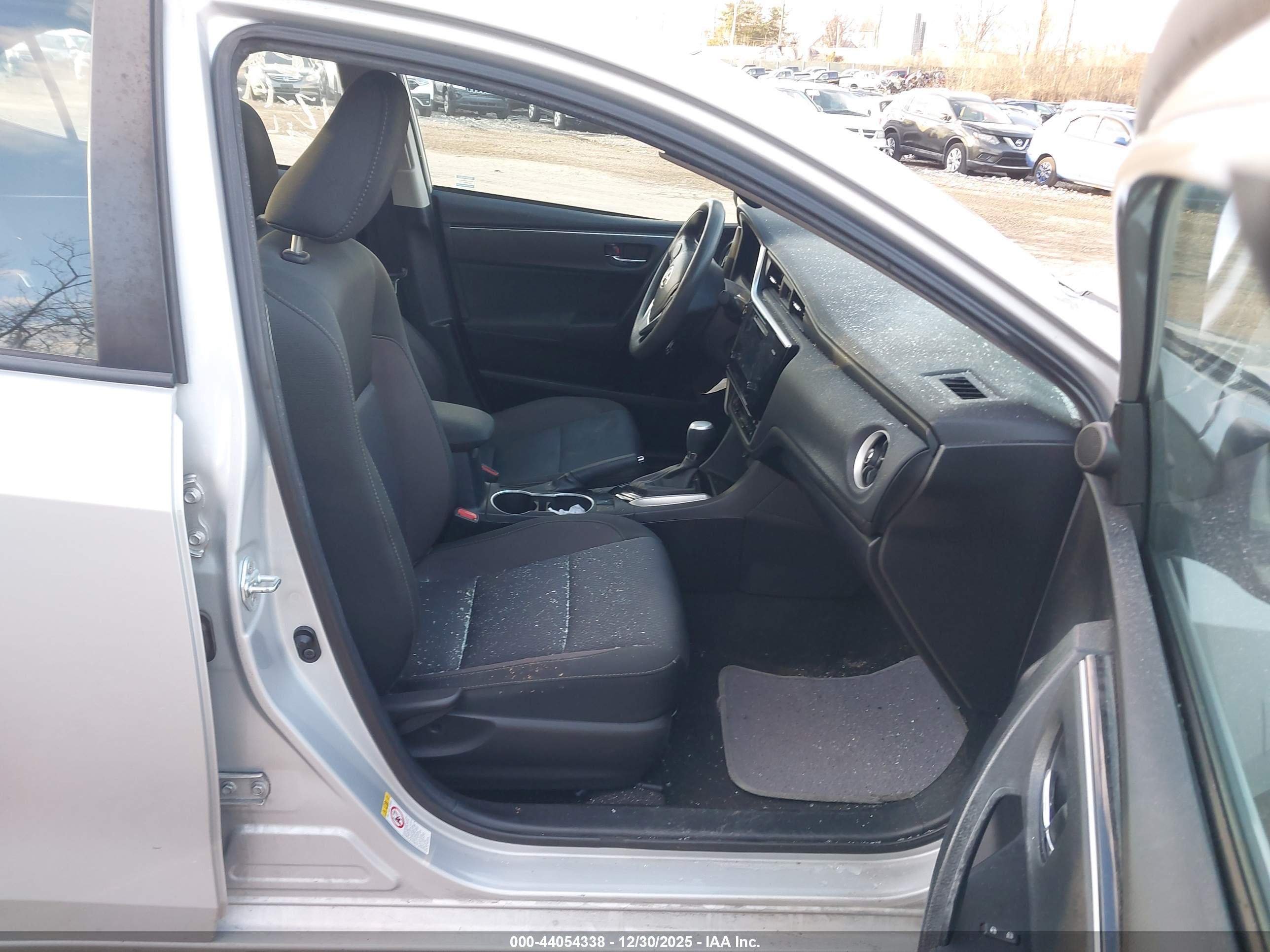 TOYOTA COROLLA image 5