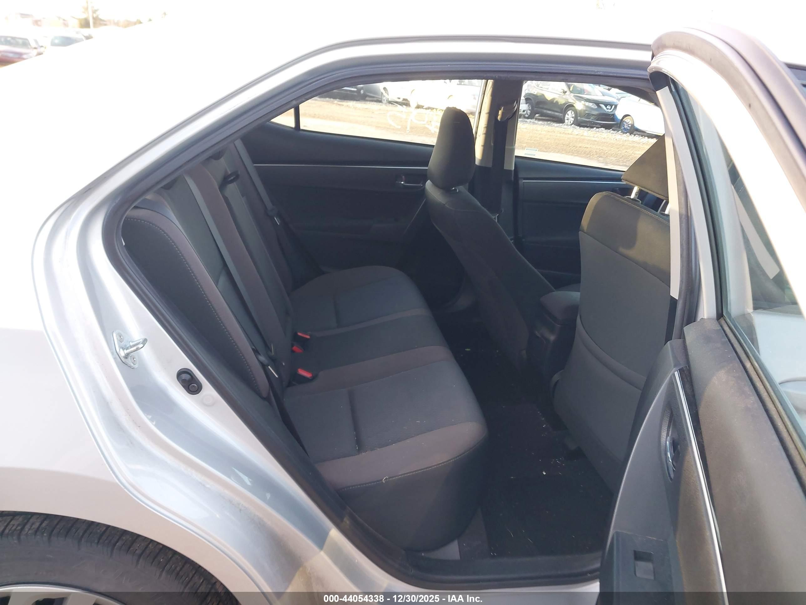 TOYOTA COROLLA image 8