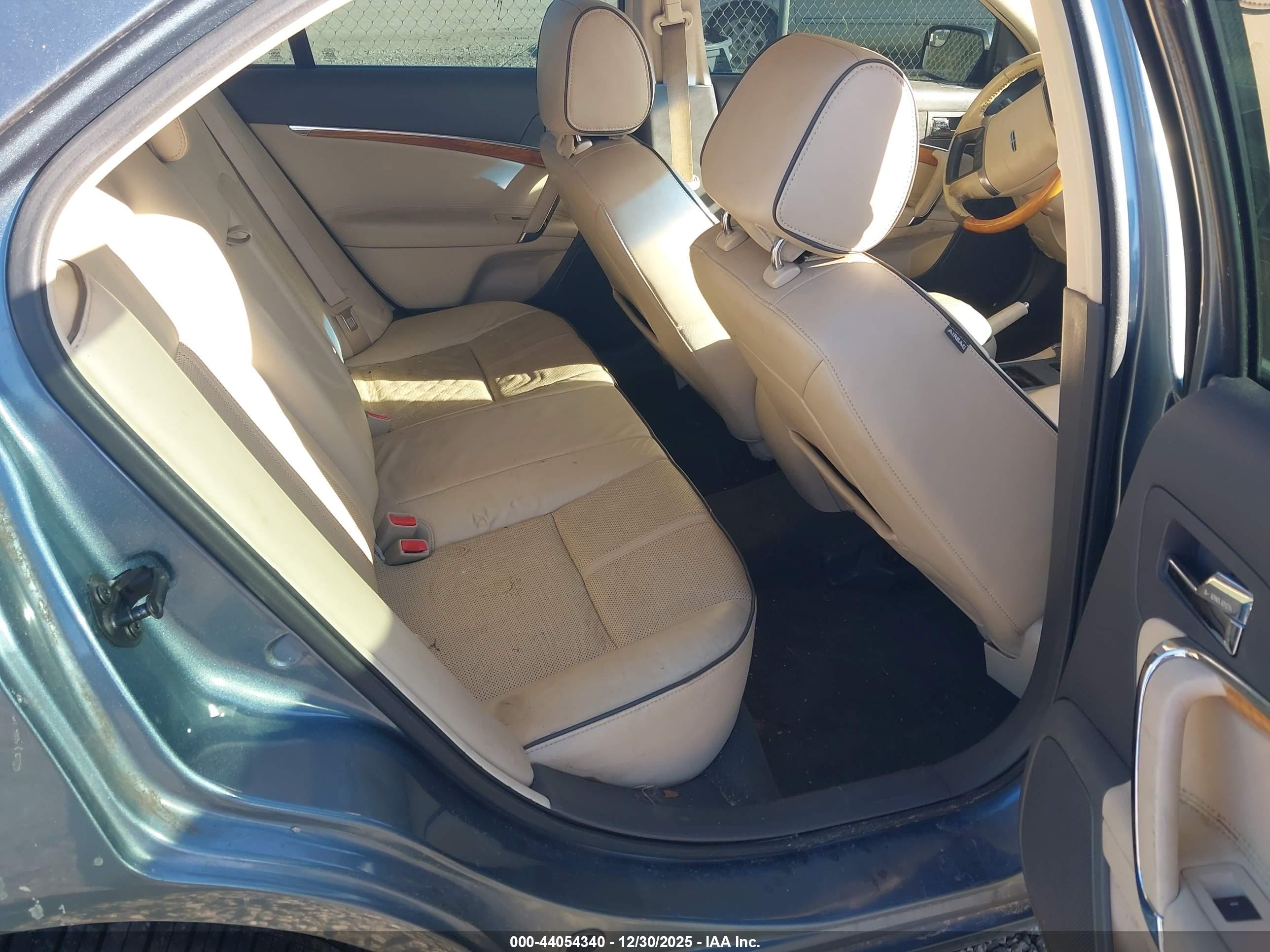 LINCOLN MKZ image 8