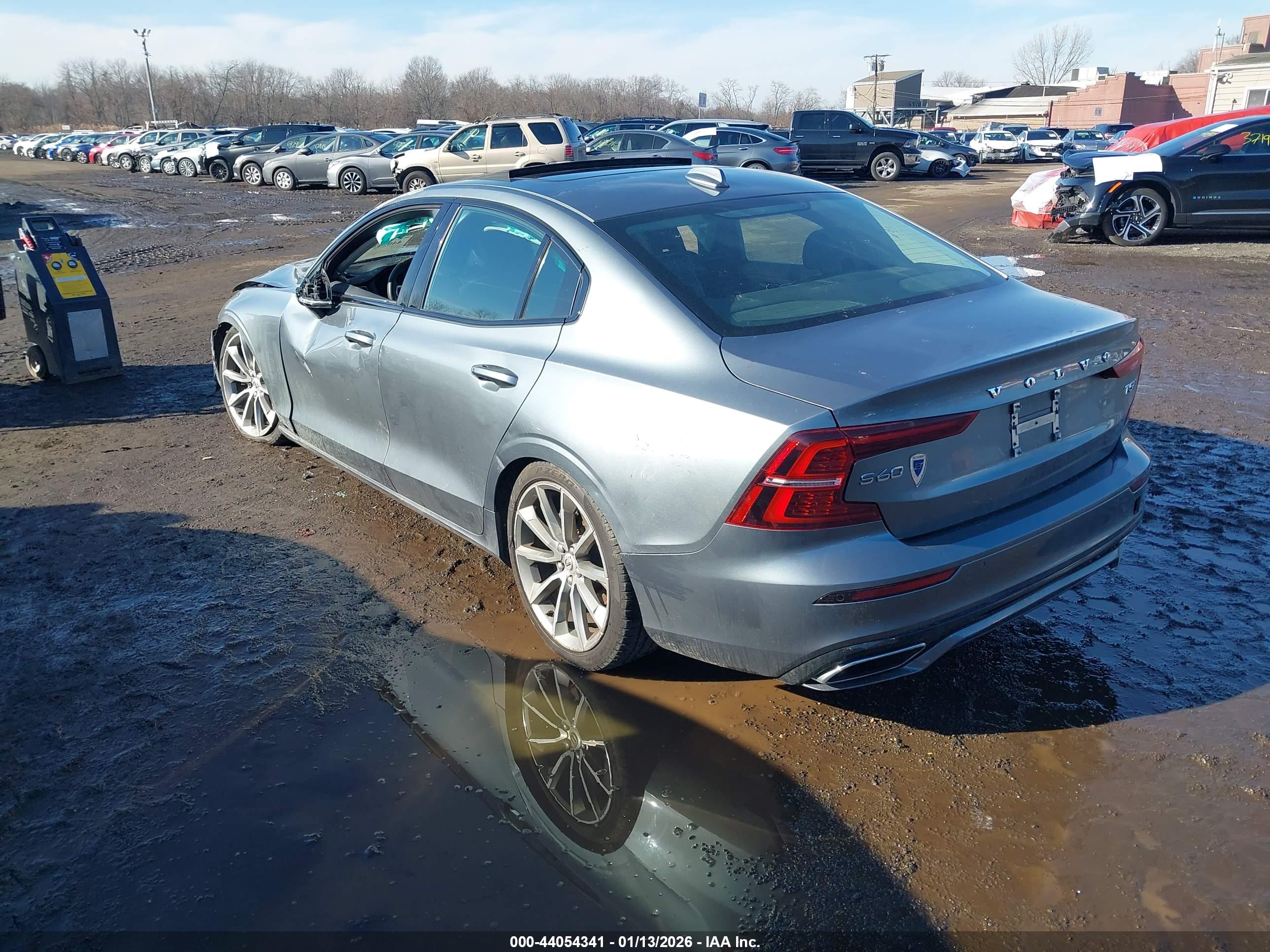 VOLVO S60 image 3
