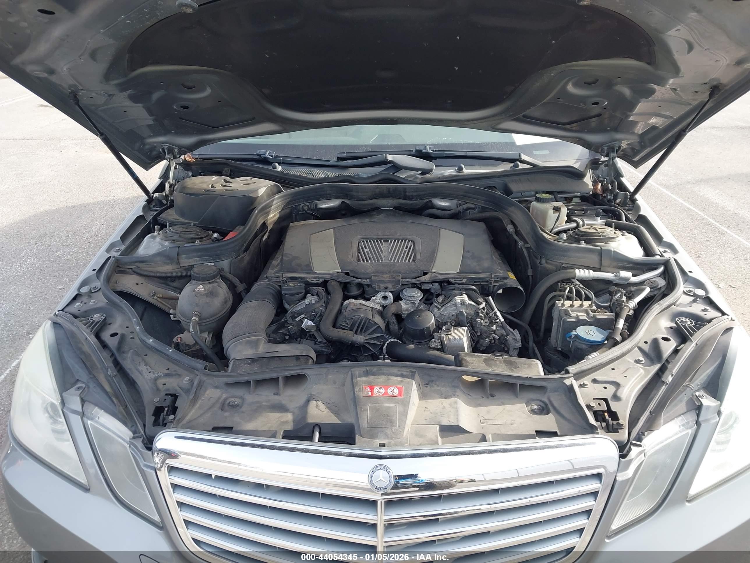 MERCEDES-BENZ E image 10