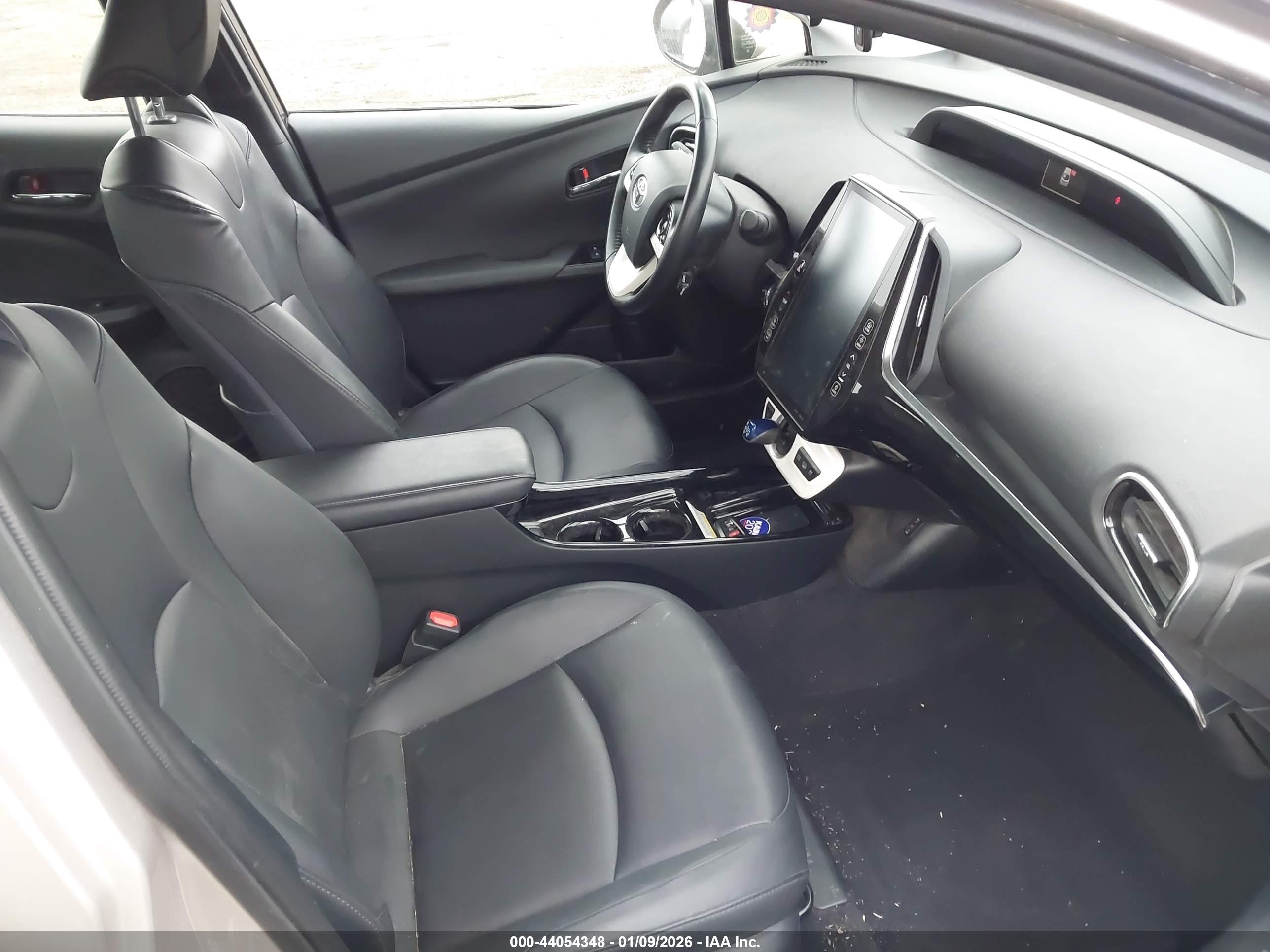 TOYOTA PRIUS image 5
